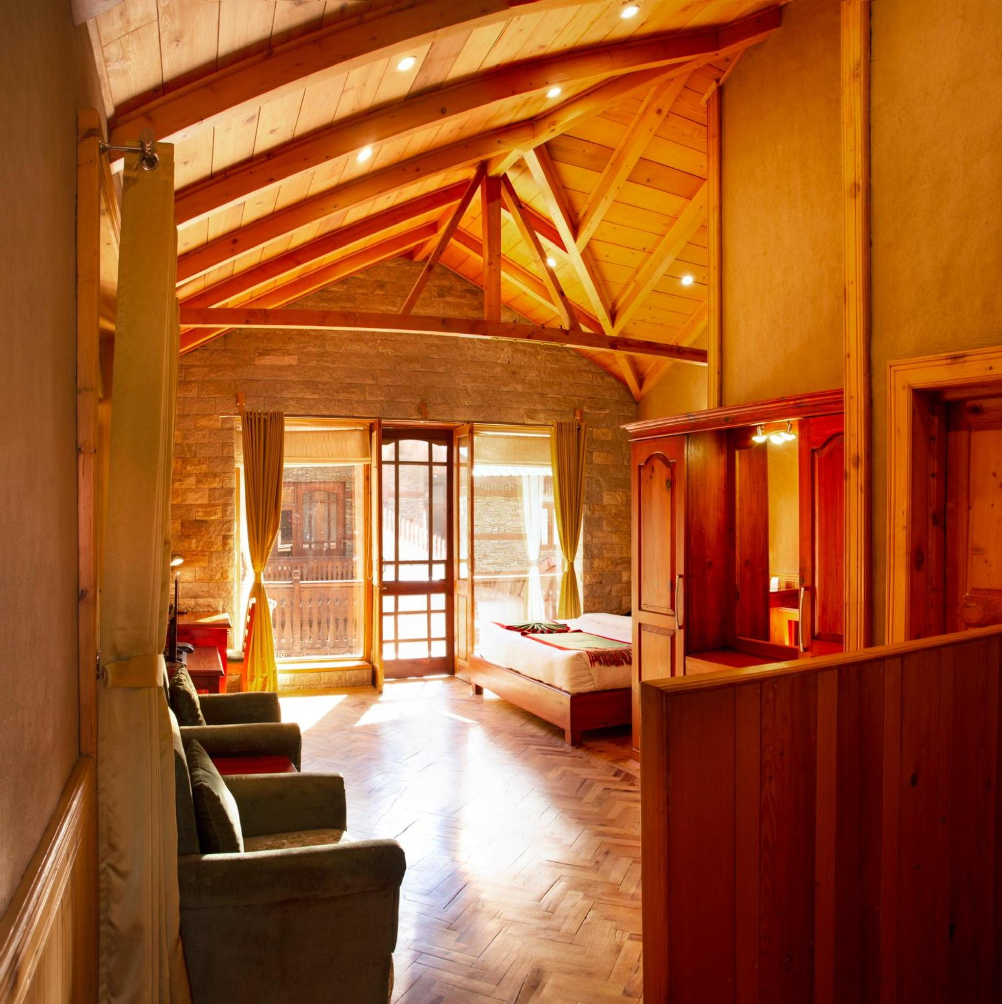 Superior King Room - Photo 4