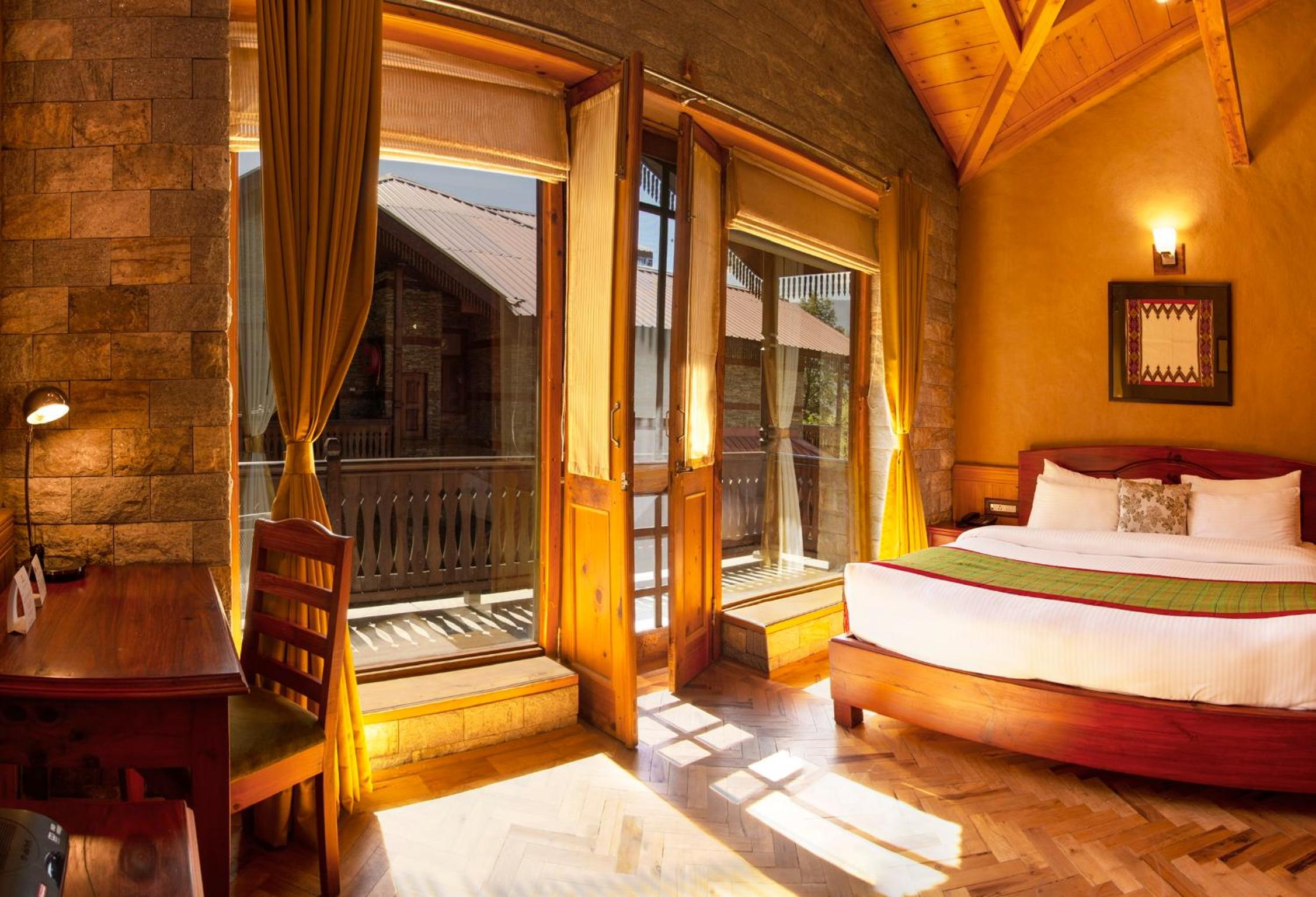 Superior King Room - Photo 8