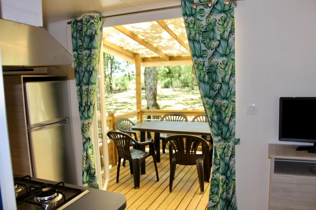 Mobile Home photo 3