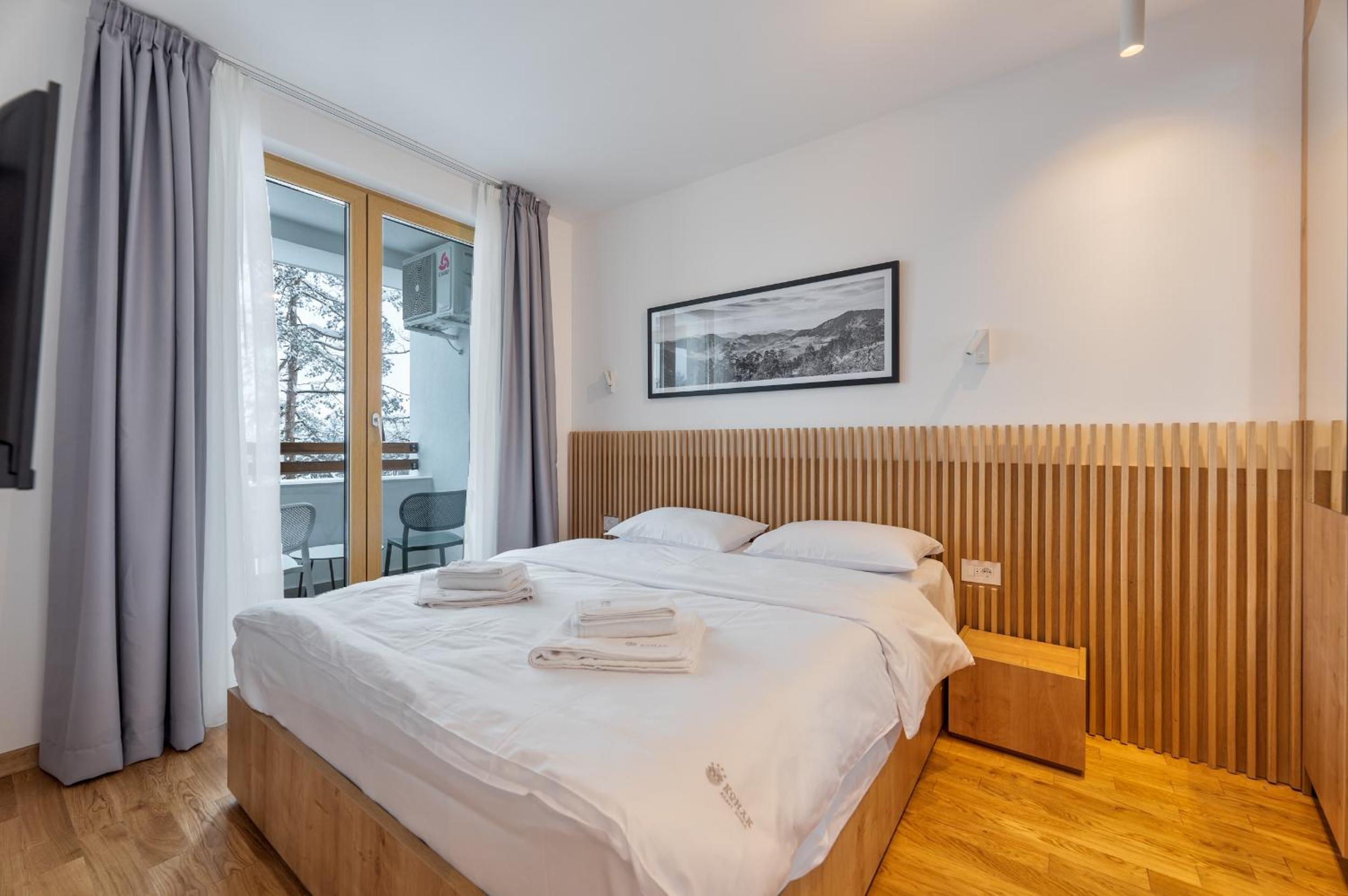 One-Bedroom Apartment - Photo 4