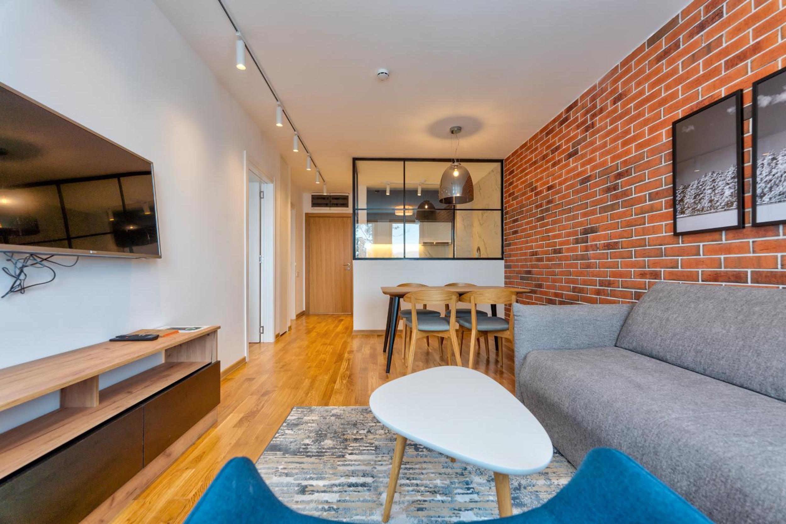 One-Bedroom Apartment - Photo 3