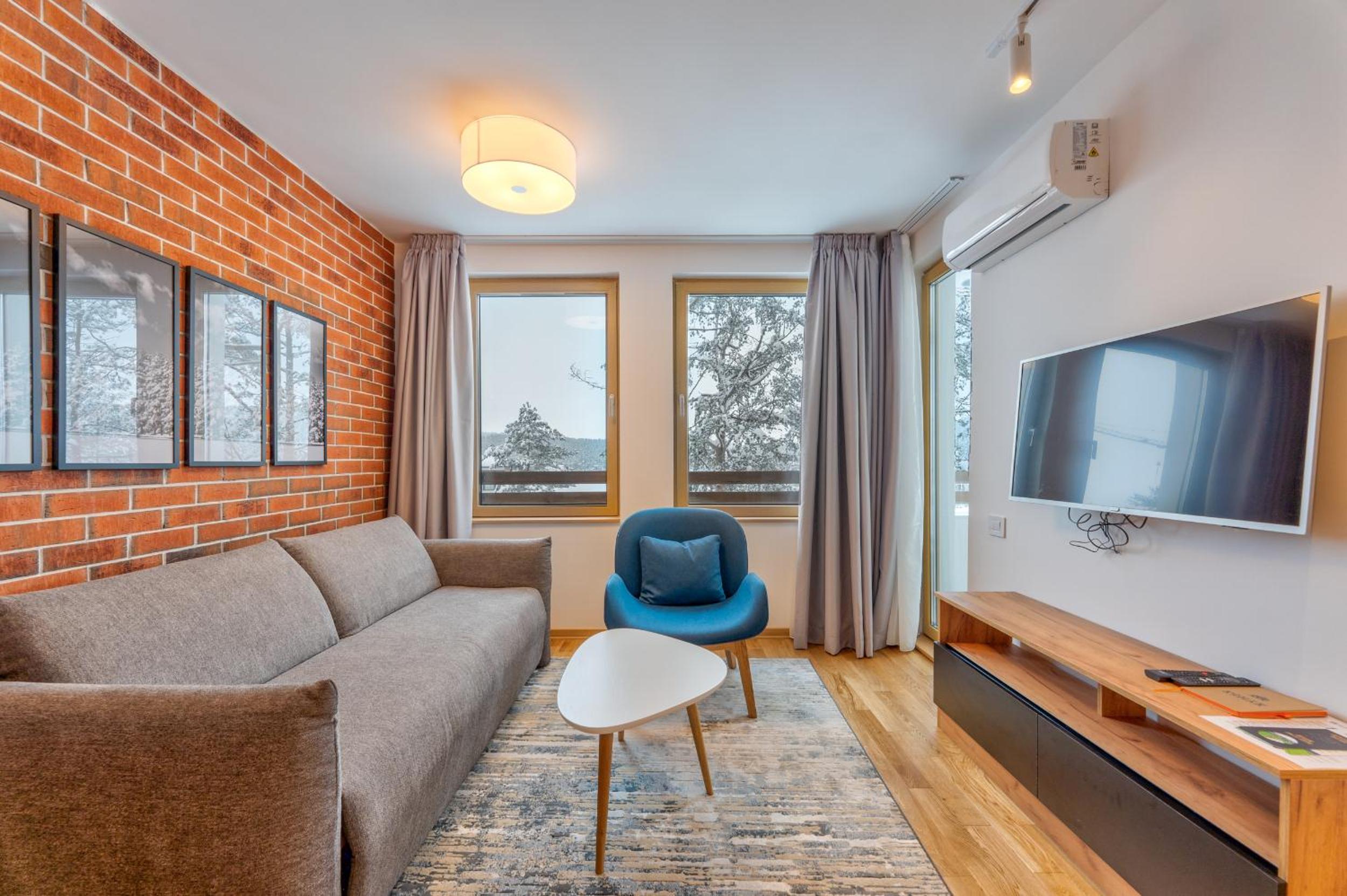 One-Bedroom Apartment - Photo 1