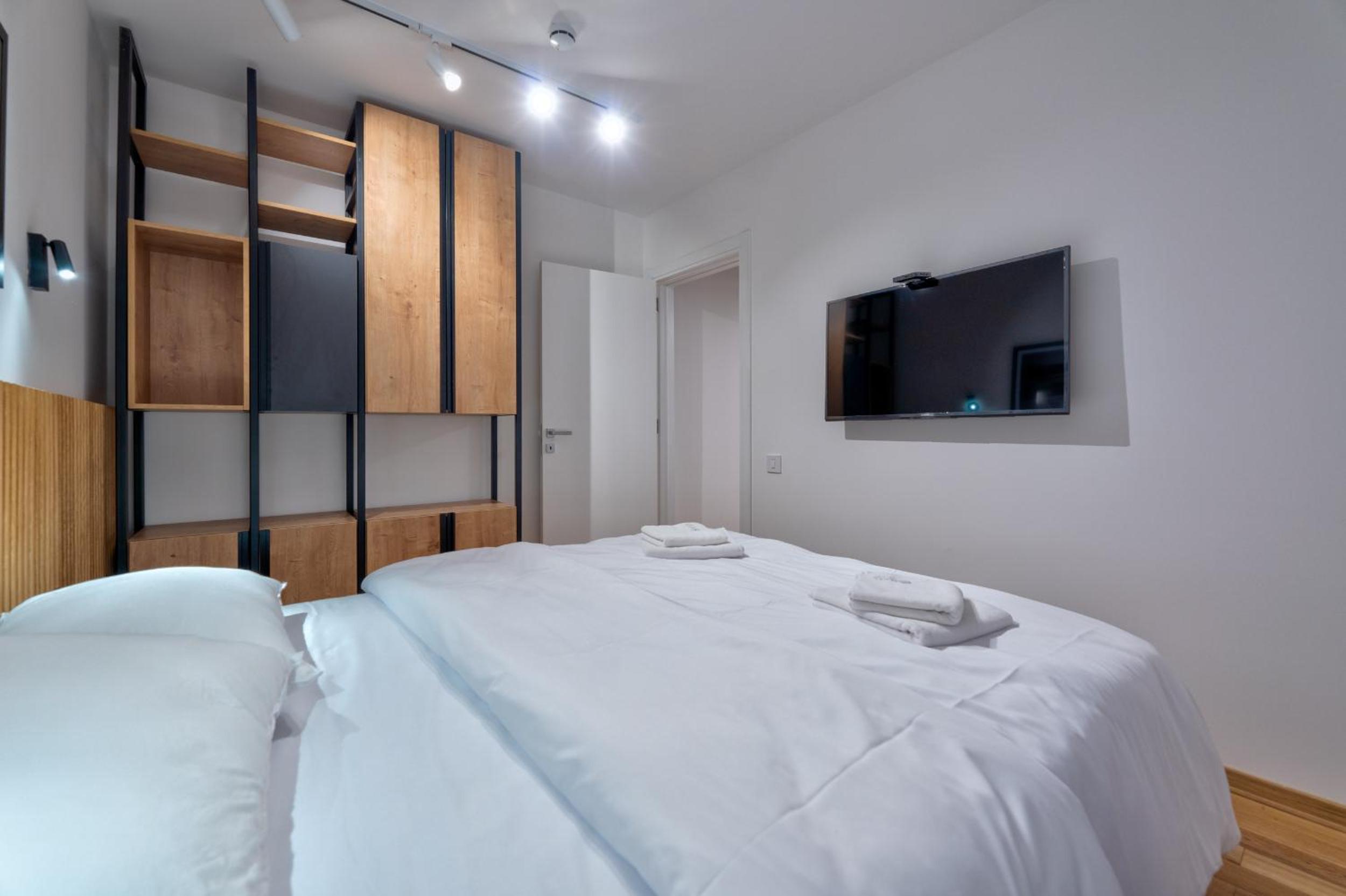Two-Bedroom Apartment - Photo 8