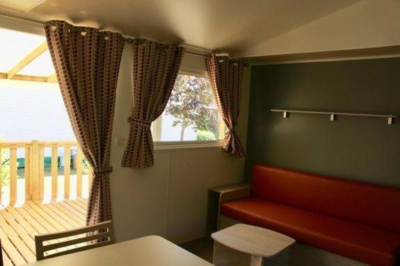 Mobile Home photo 3