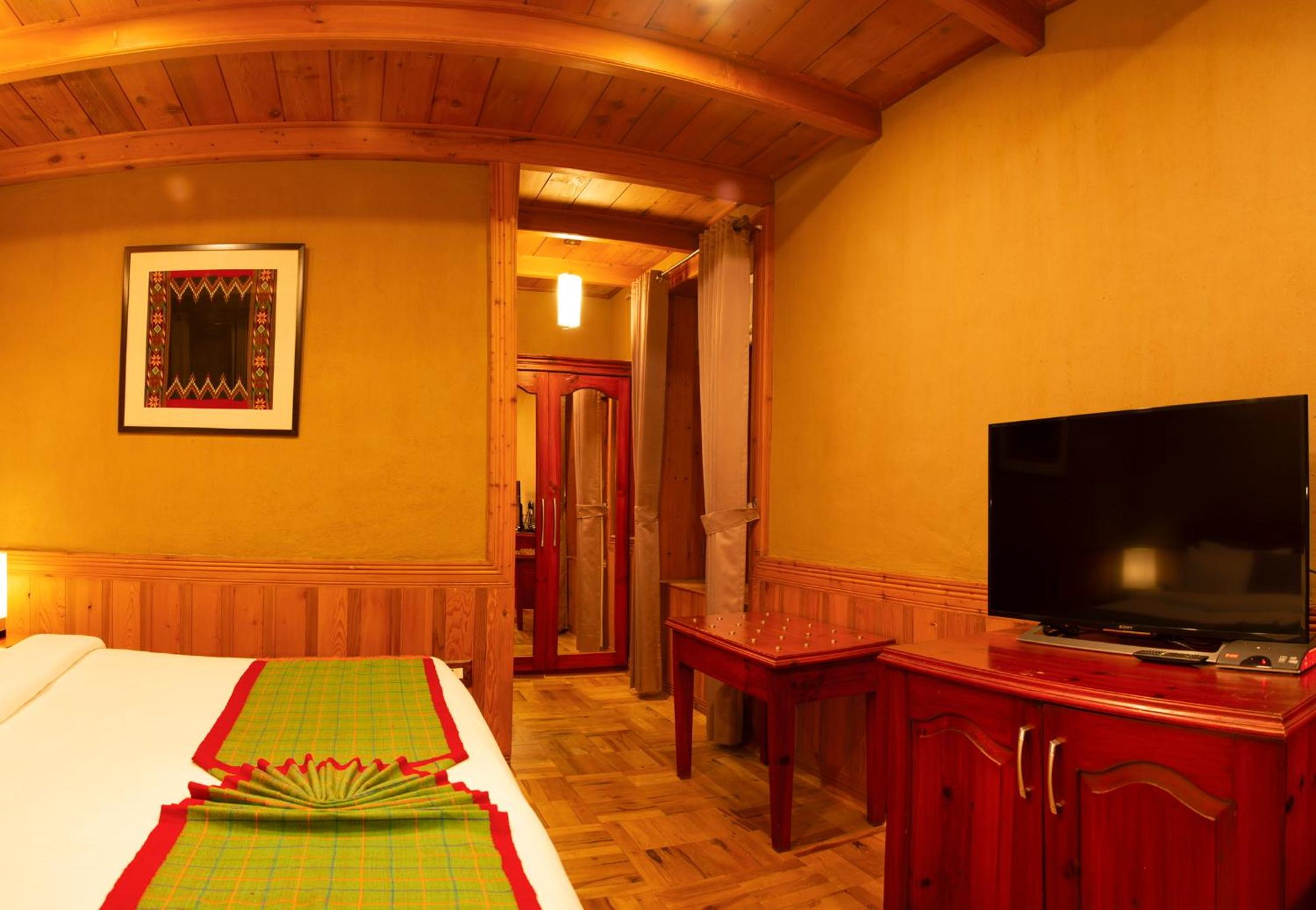 Double Room with Mountain View - Photo 14