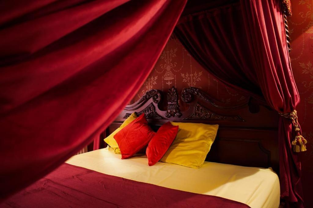 King Suite with Spa Bath