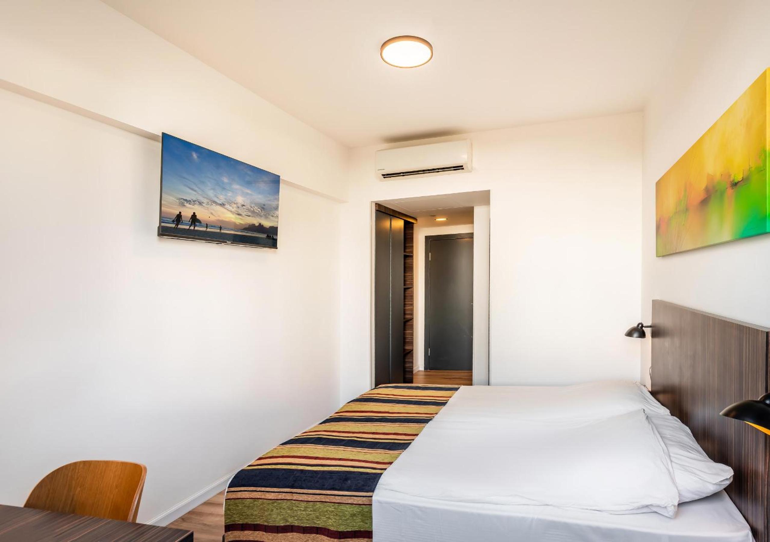 Standard Double or Twin Room - Photo 3