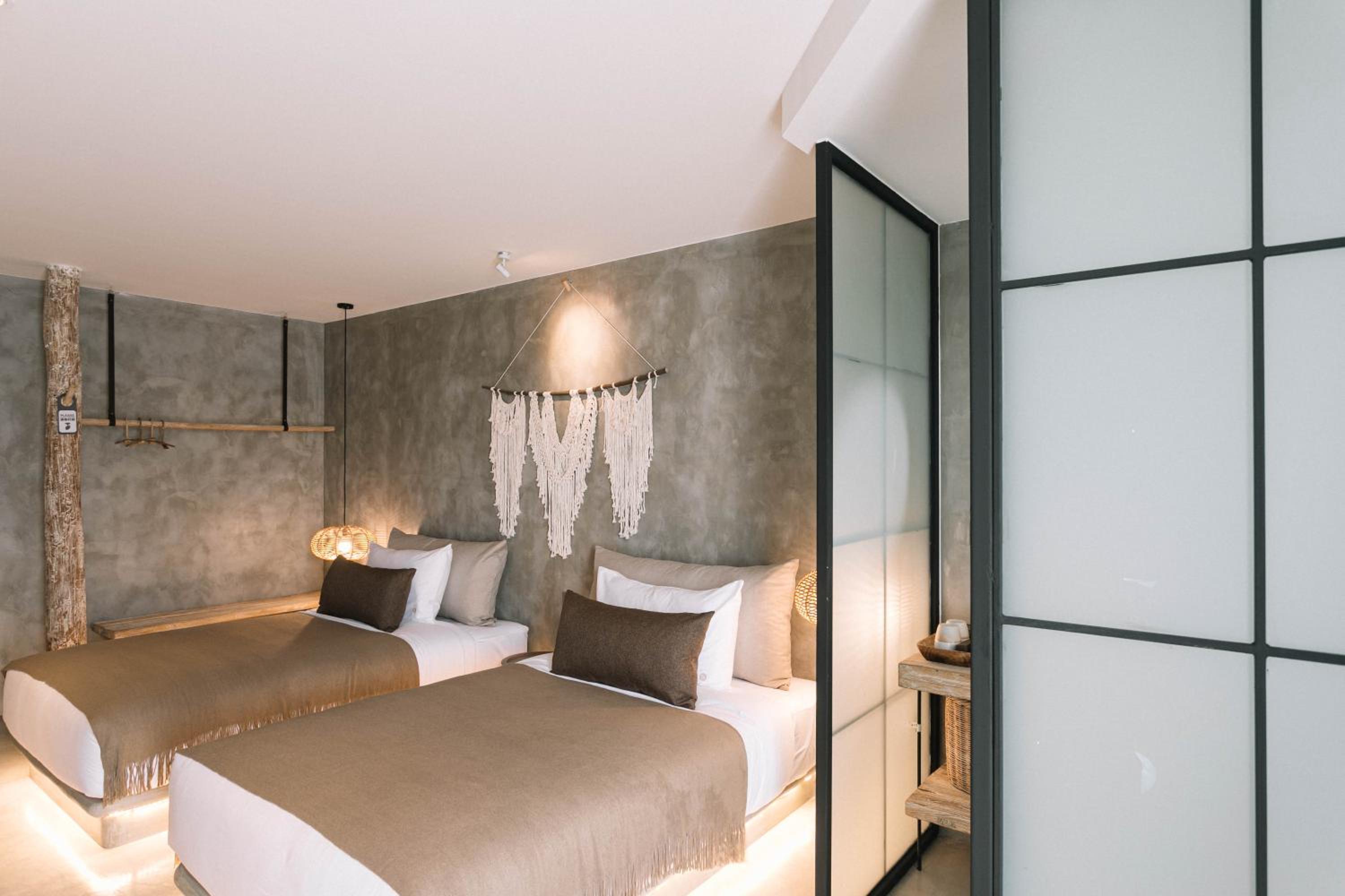 Standard Twin Room - Photo 8