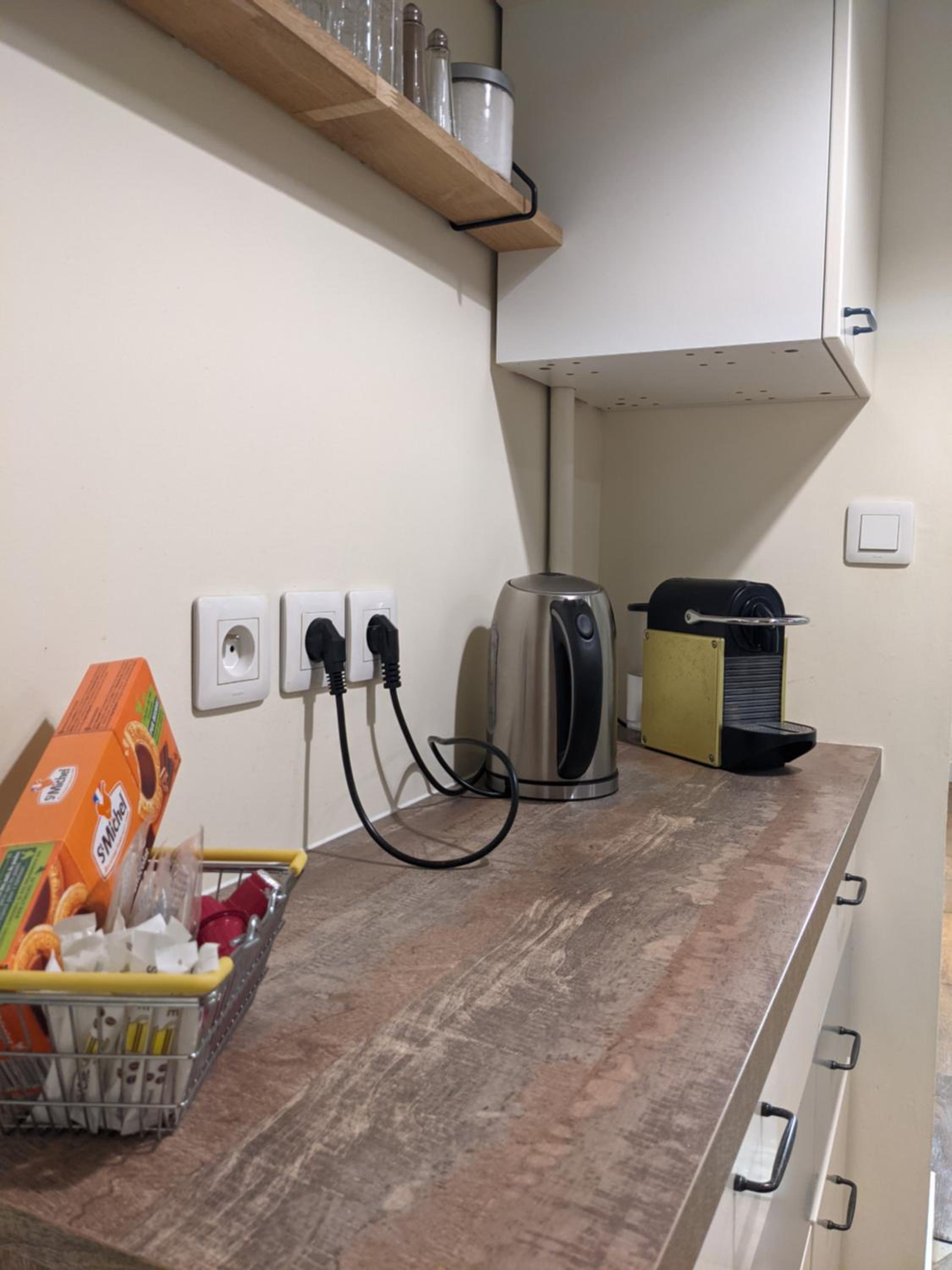 Quadruple Room with Private Bathroom photo 3