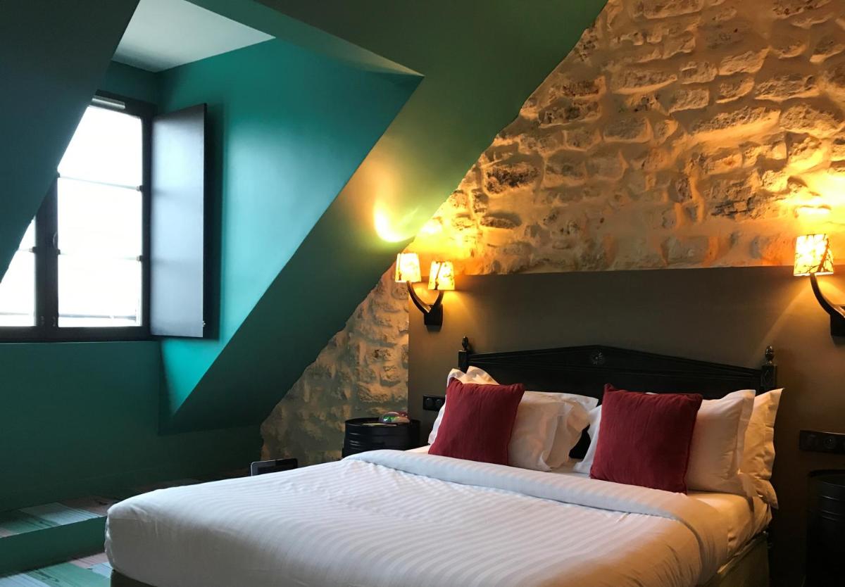 Suite with City View photo 2
