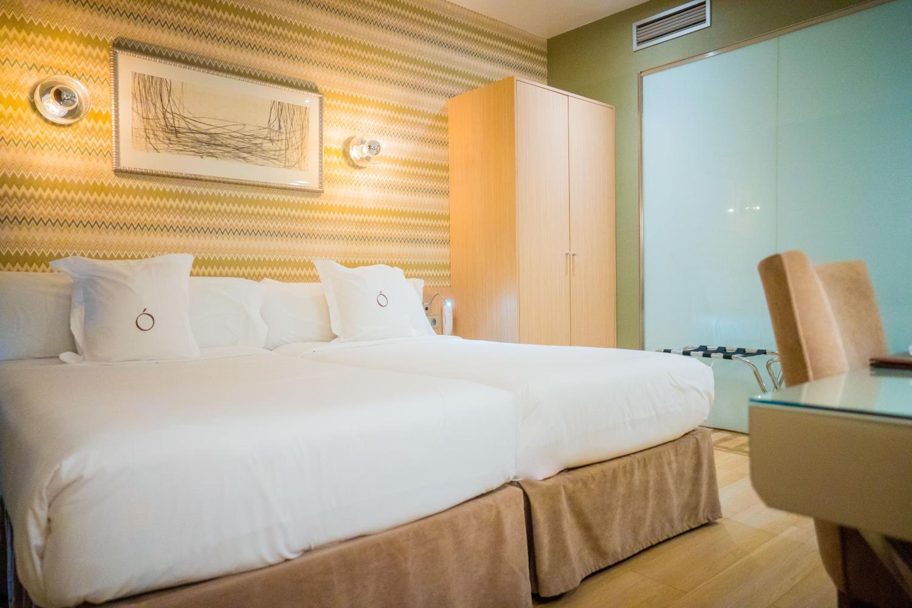 Double or Twin Room - Photo 5
