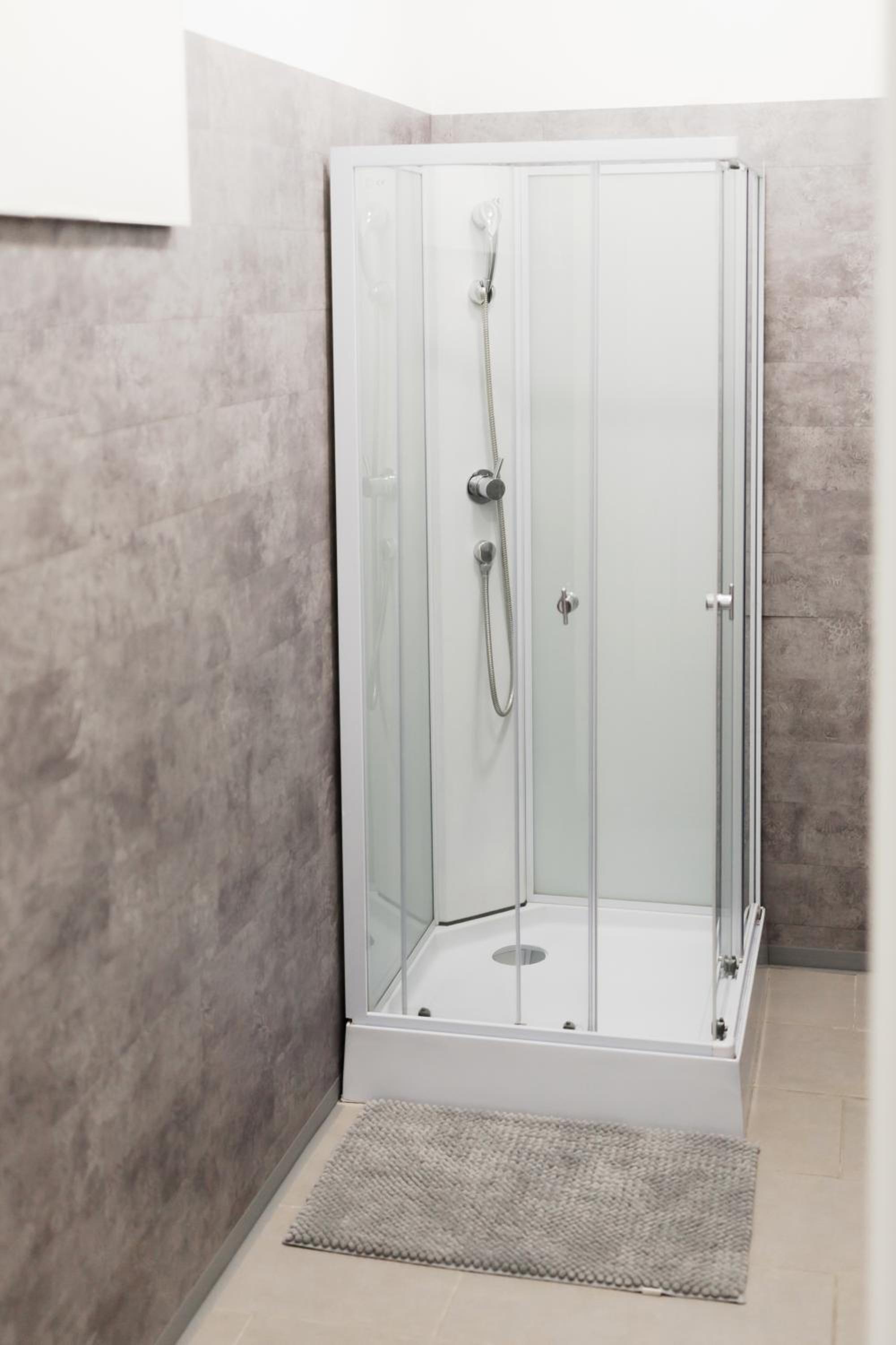 Double Room with Shared Bathroom photo 2