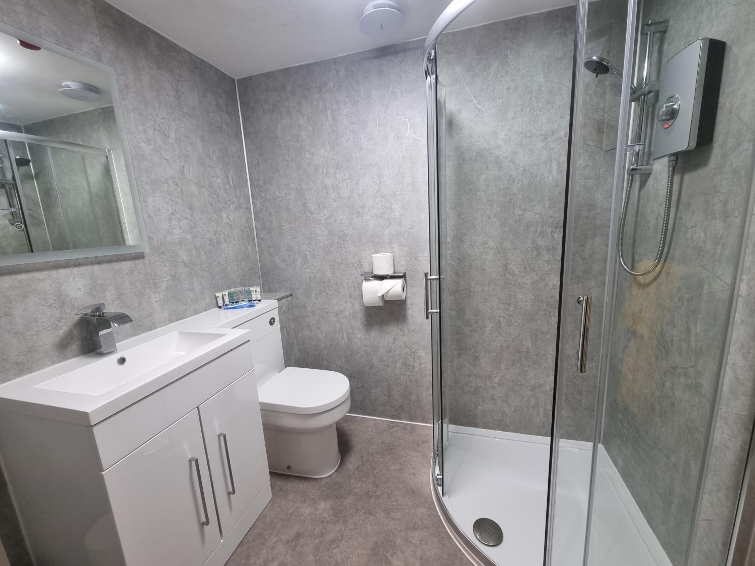 Family Room with Shower - Photo 3