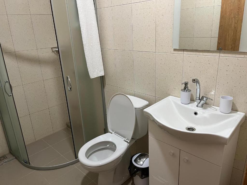 Standard Double Room - Photo 18