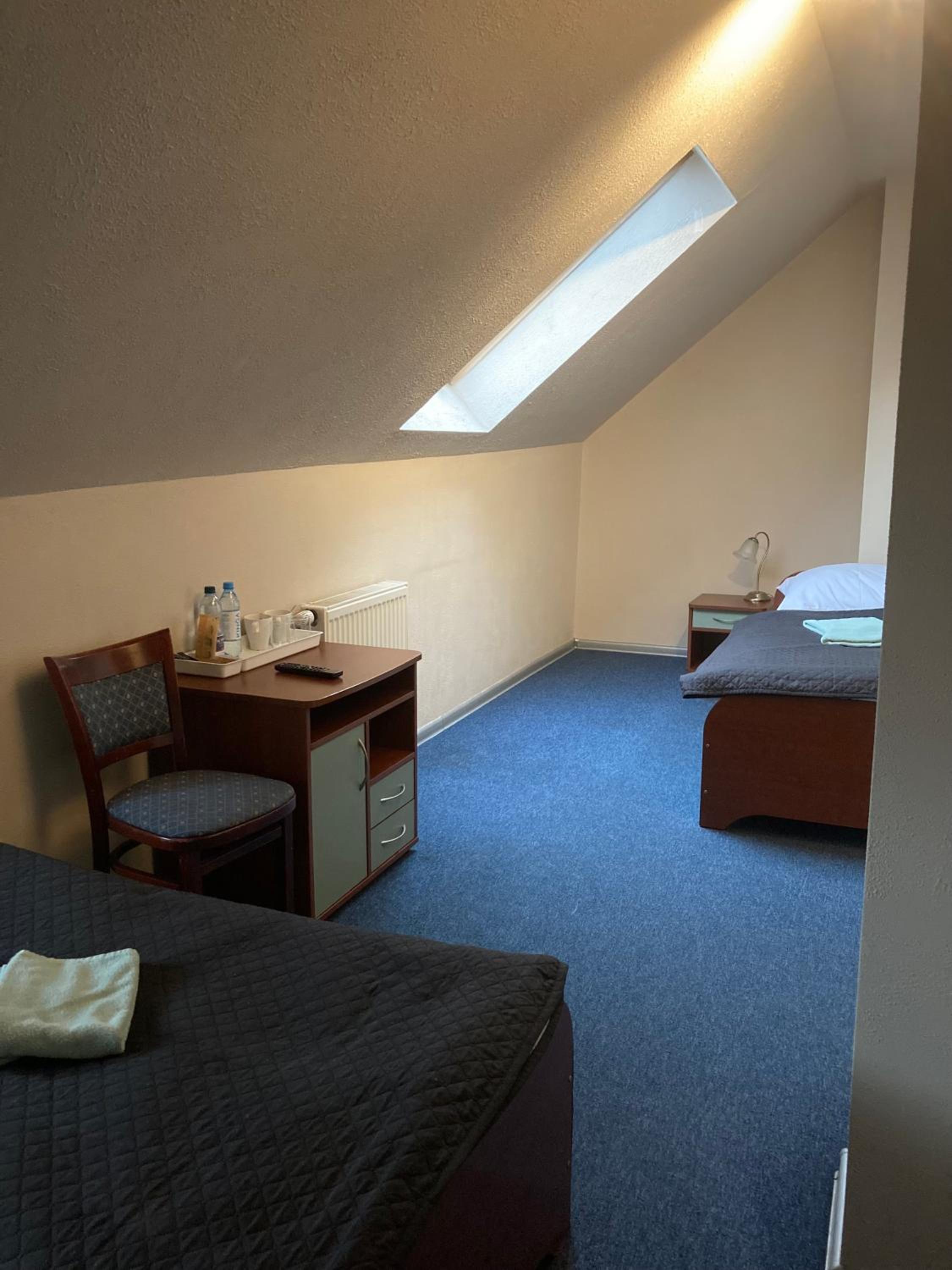 Small Twin Room photo 2