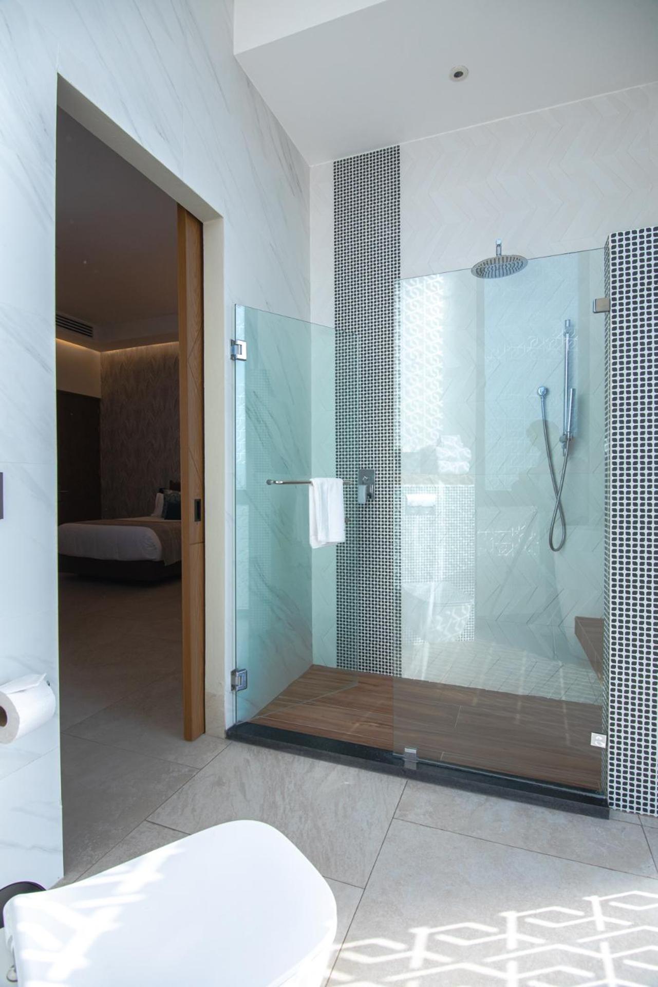 Junior Suite - Photo 11