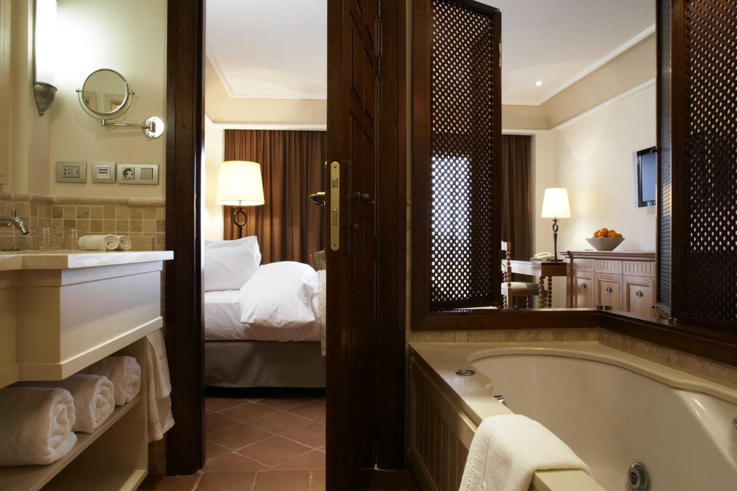 Superior Double Room - Photo 3