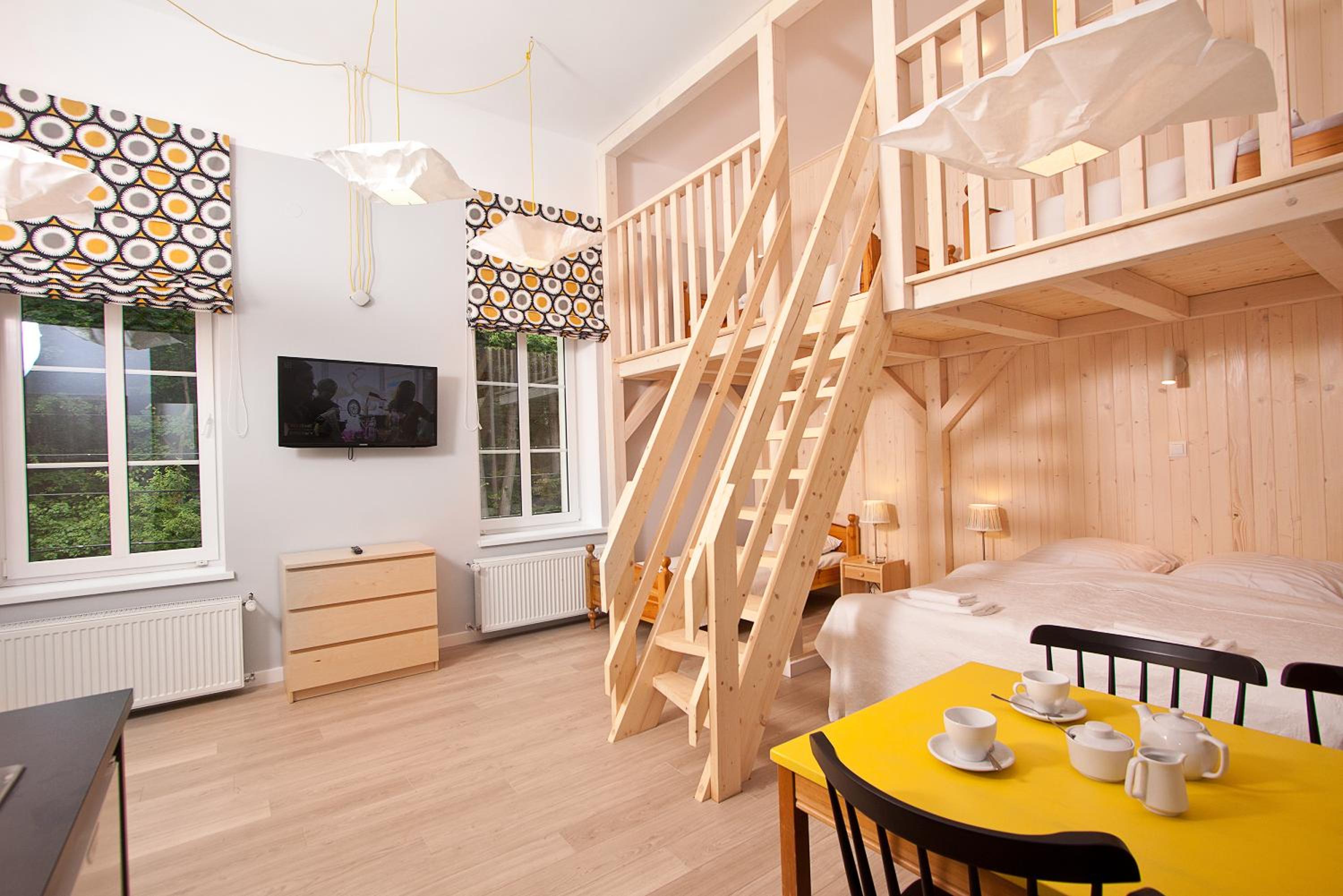 Family Studio - Photo 1