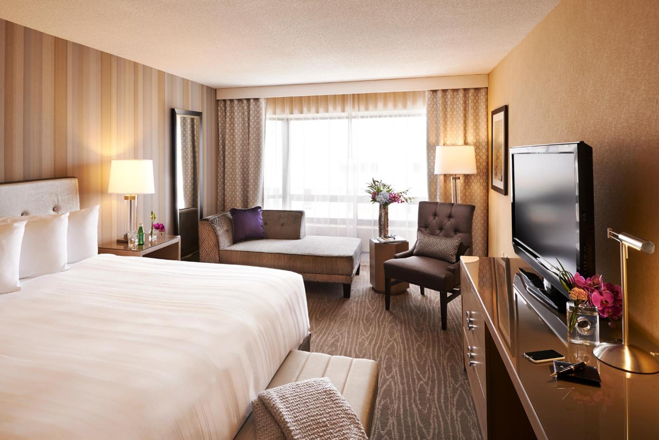 Executive Room - Photo 1