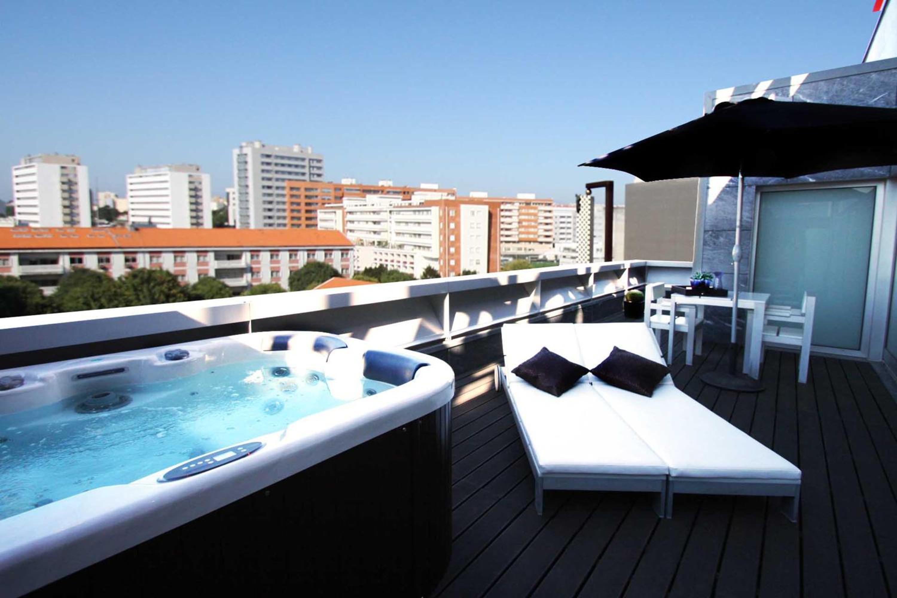 Superior Double Room with Hot Tub - Photo 2