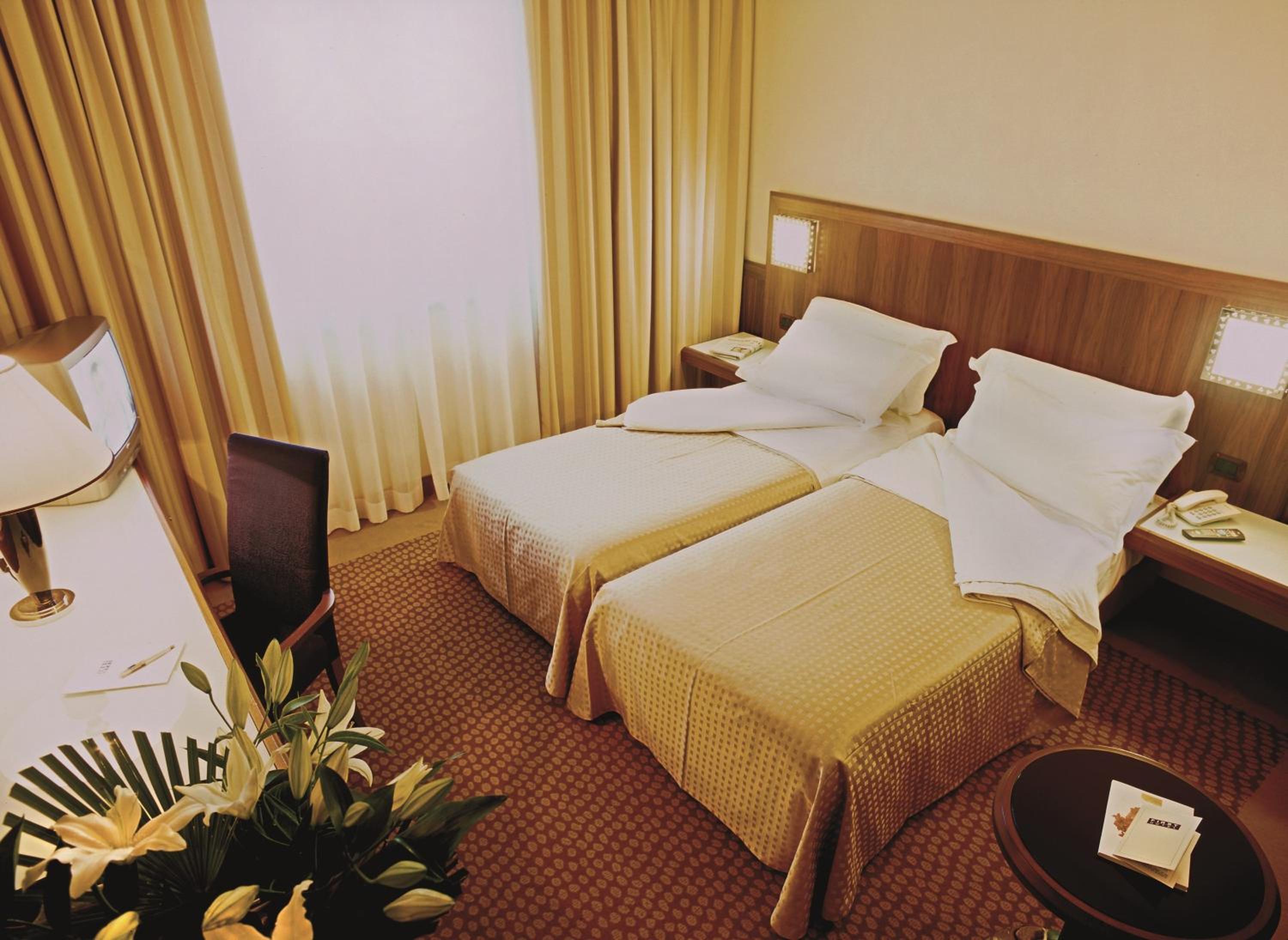 Deluxe Twin Room - Photo 35