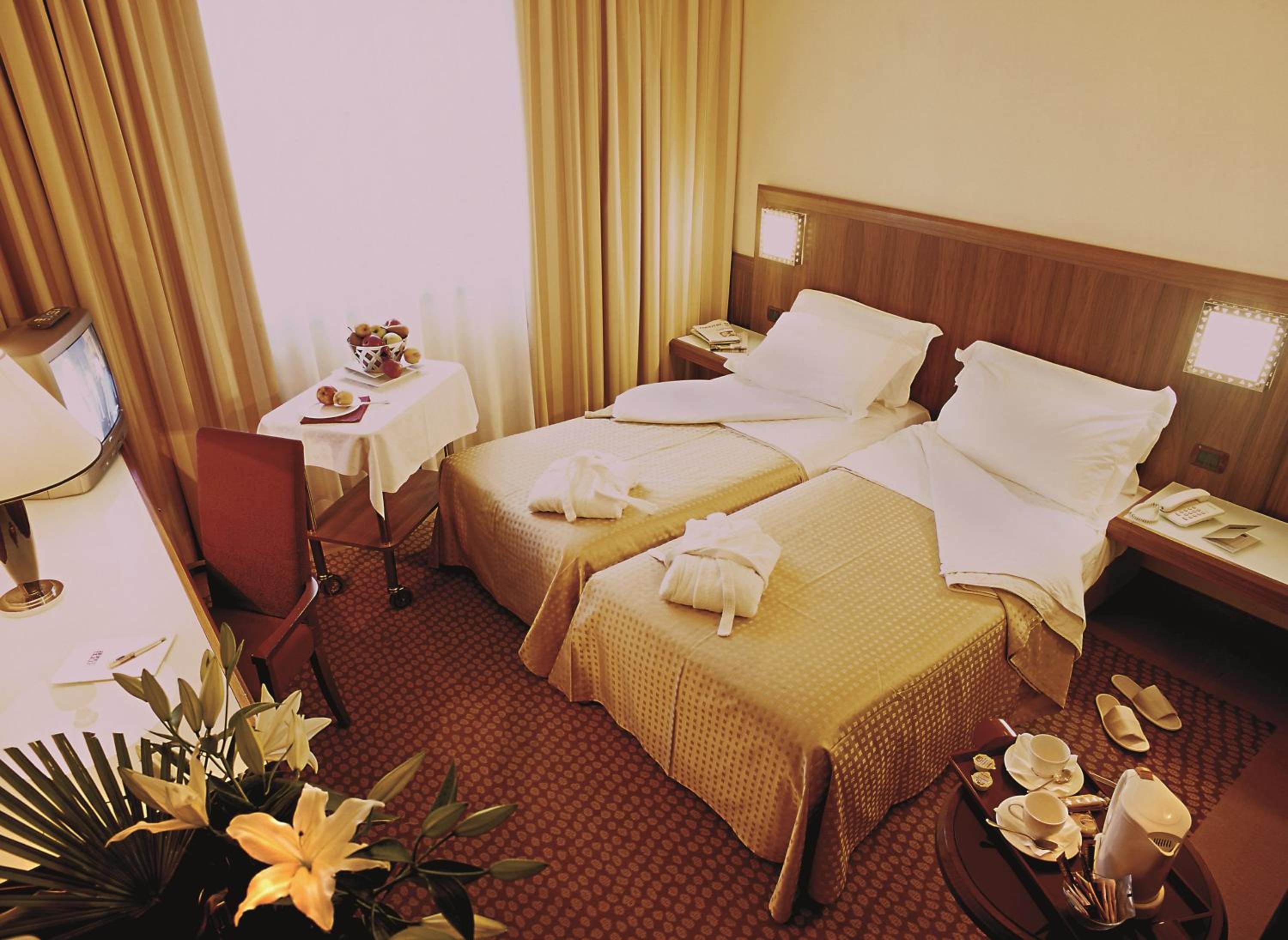 Deluxe Twin Room - Photo 37