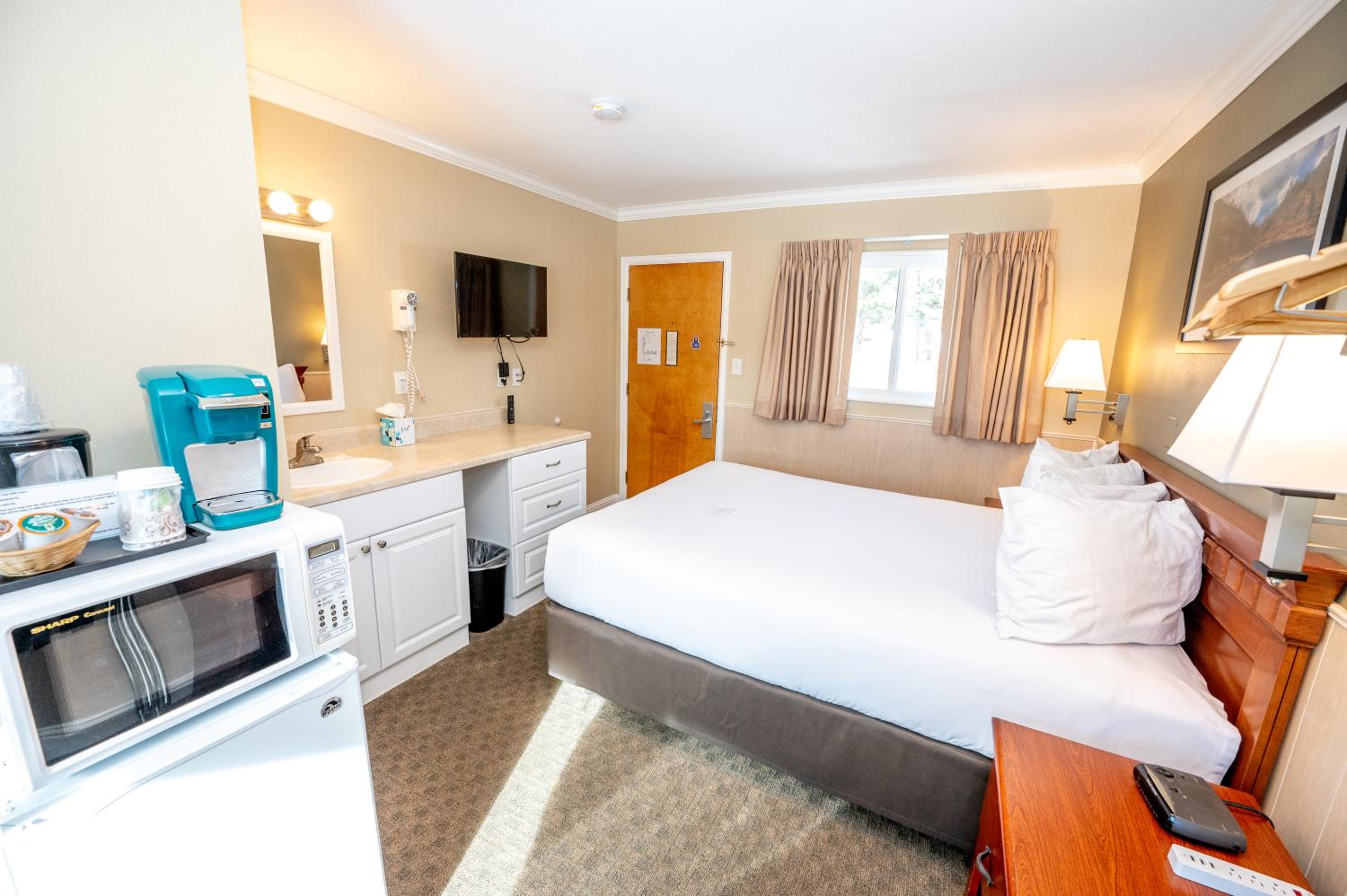 Basic Queen Room - Photo 5