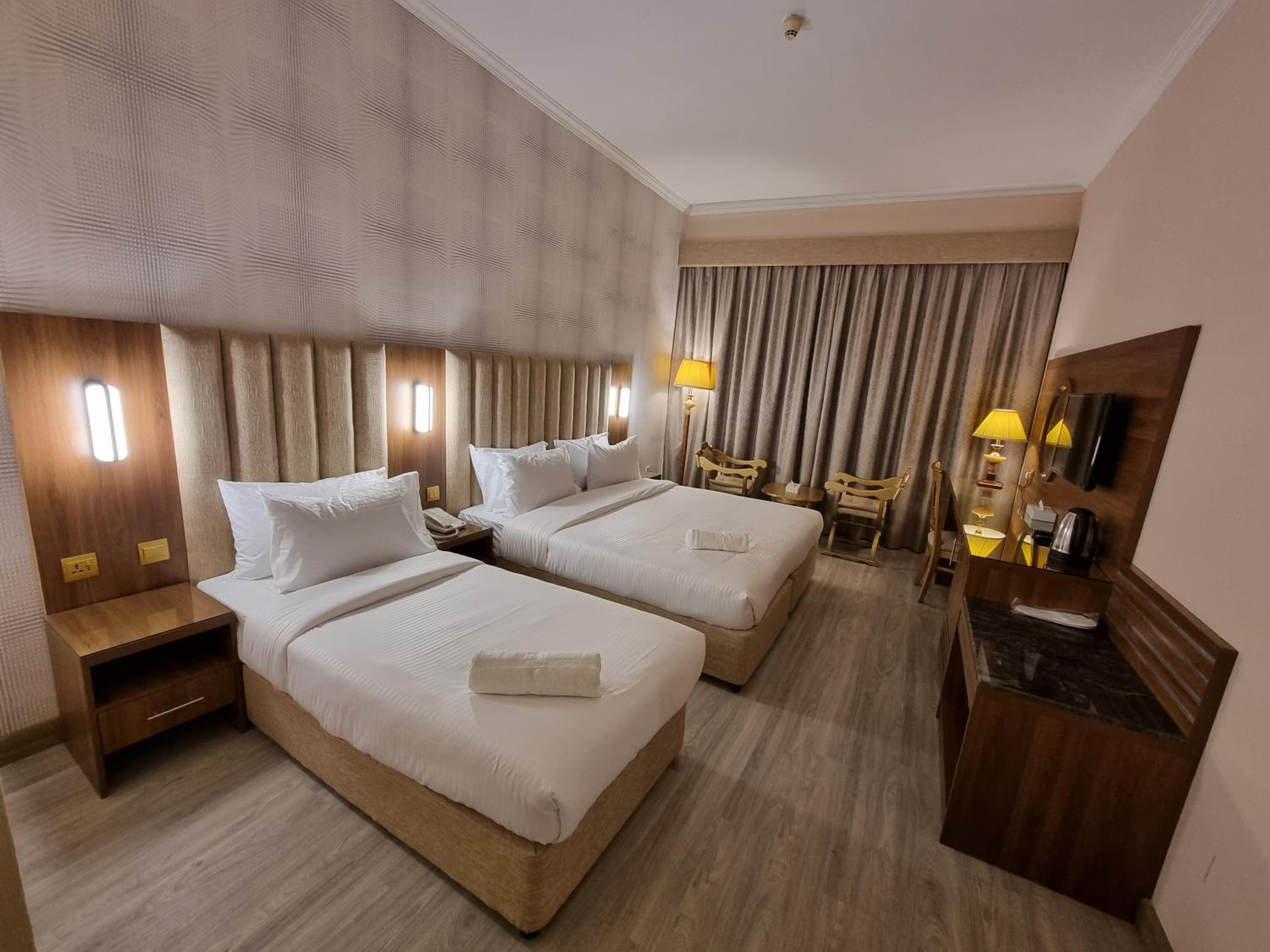 Deluxe Family Room