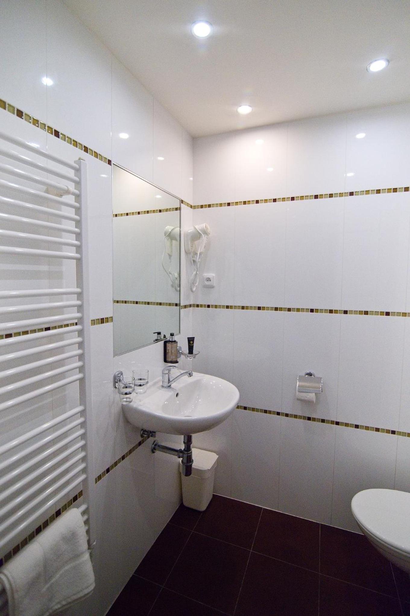 Superior Double Room - Photo 9