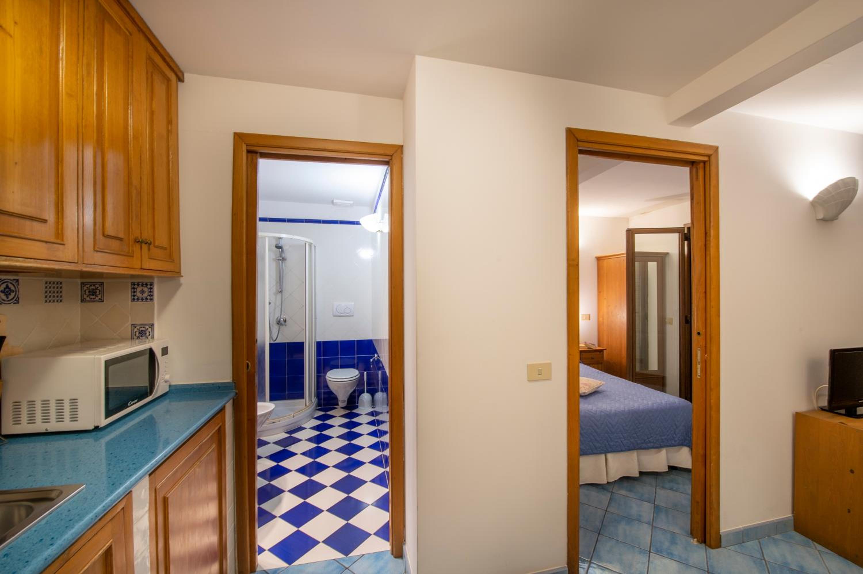 One-Bedroom Apartment with Sea View