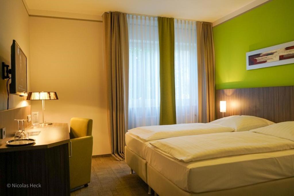 Standard Twin Room - Photo 2