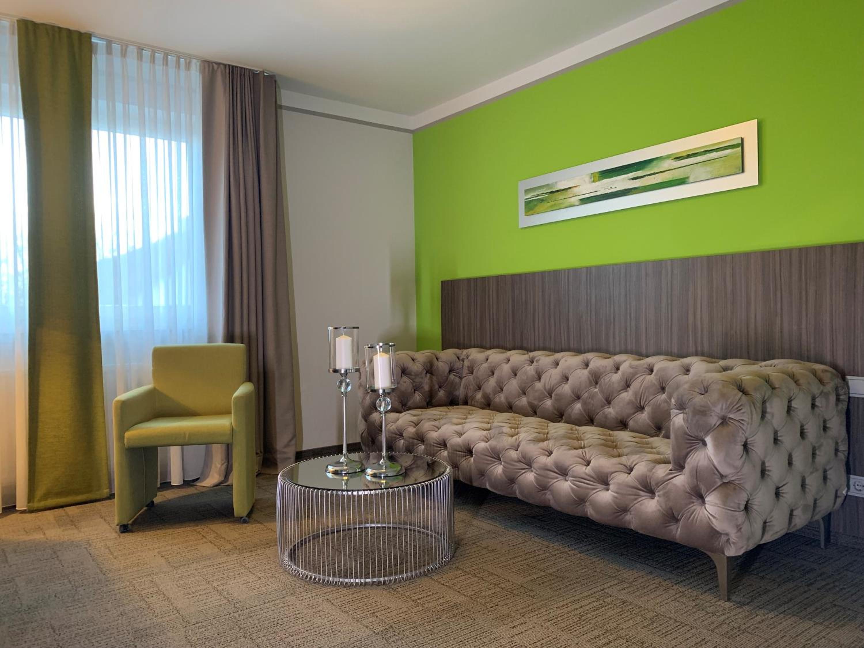 Standard Suite - Photo 4