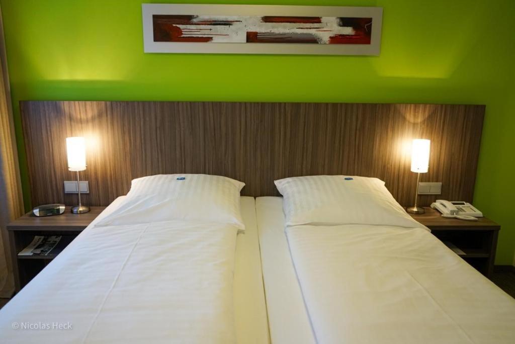 Standard Twin Room - Photo 1