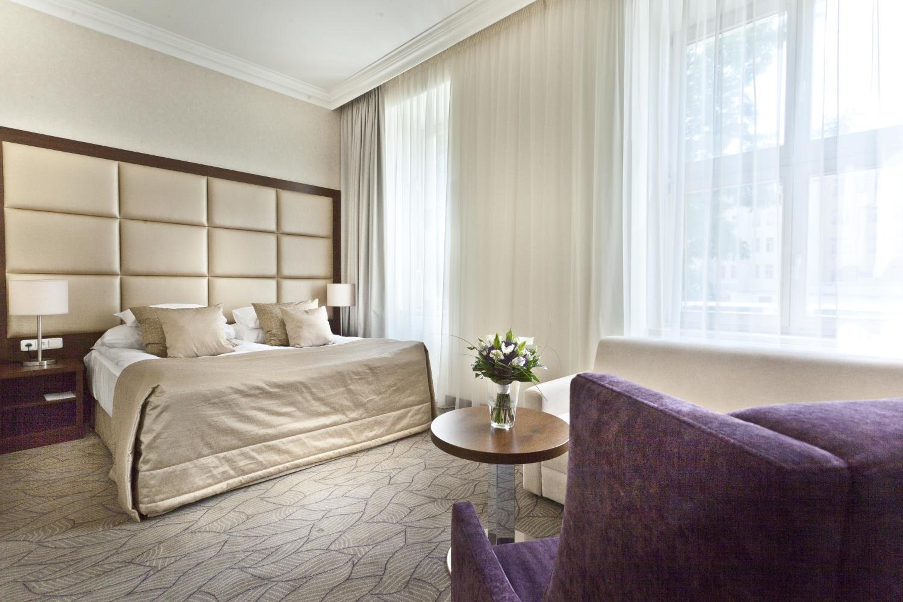 Executive Room with Sukkot full meal package