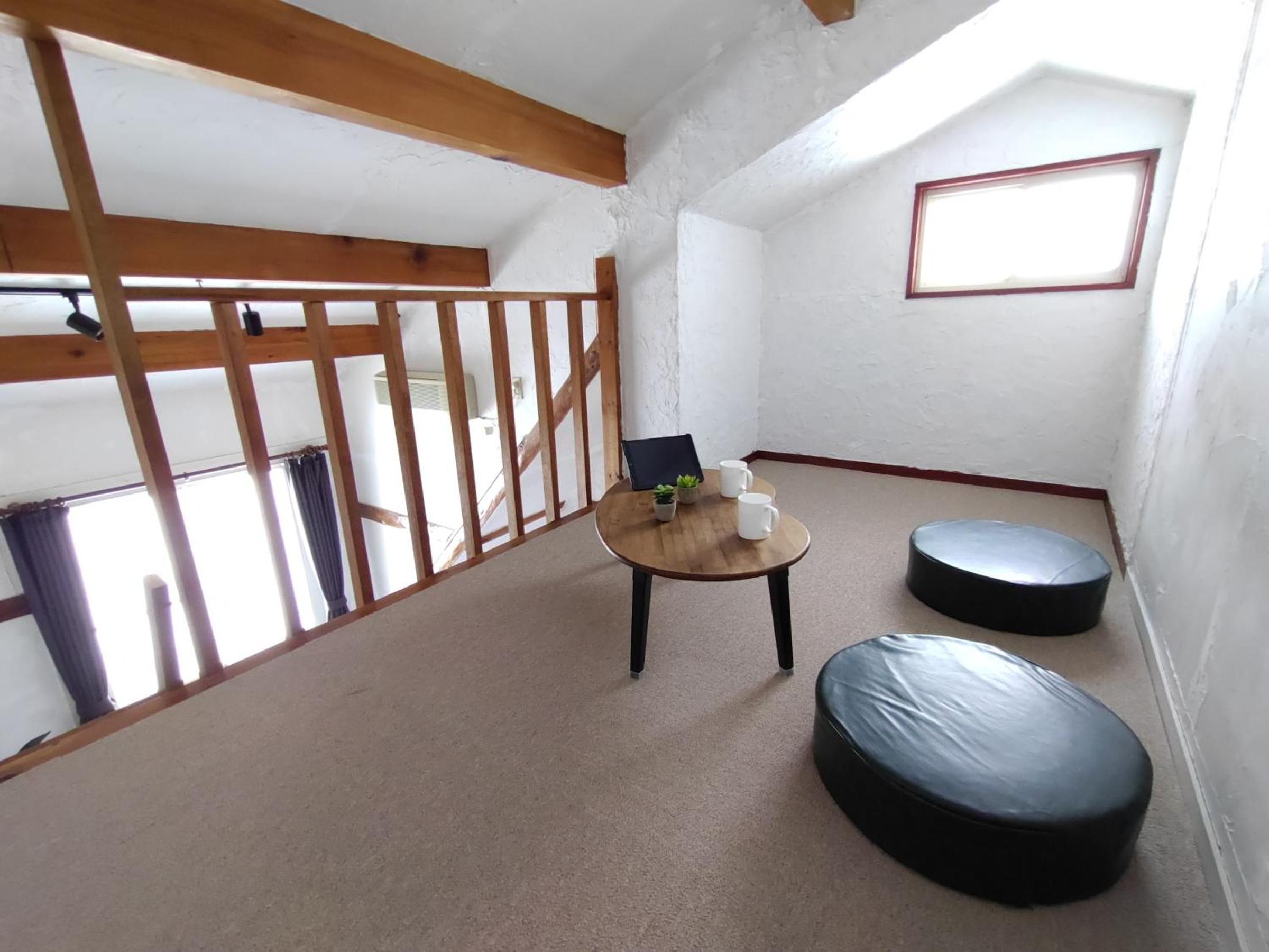 Loft - Photo 2