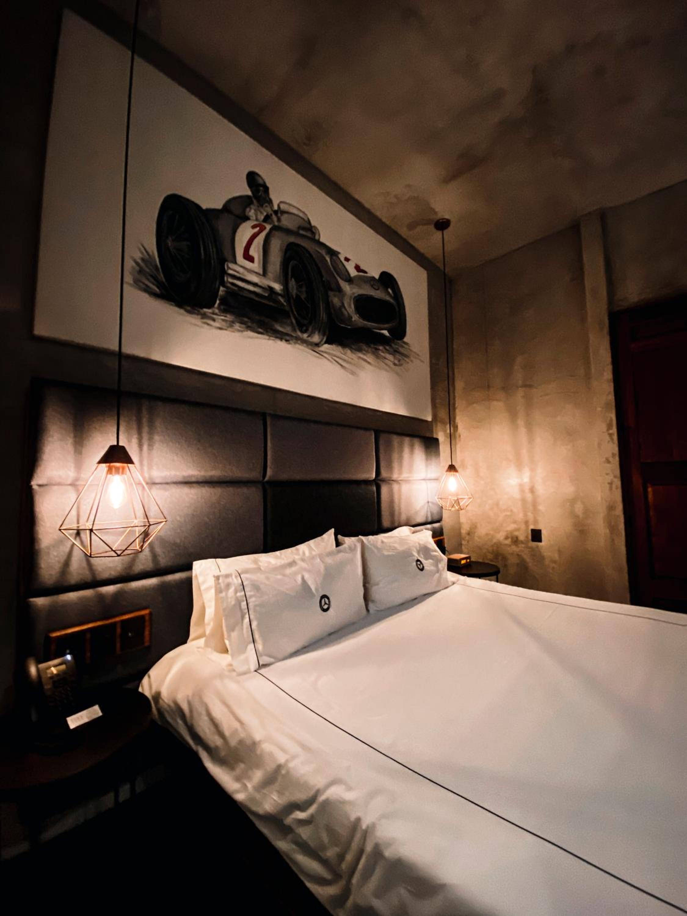 Deluxe King Suite