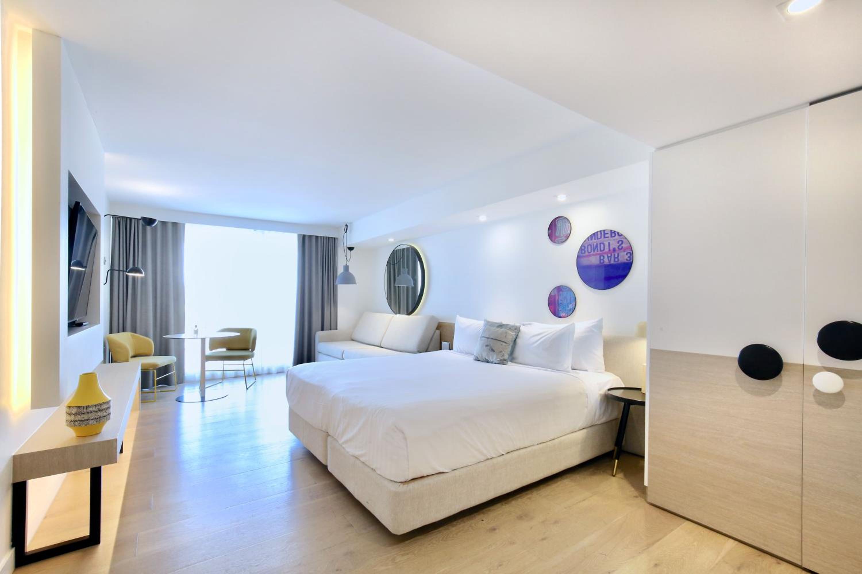 Deluxe King Studio with Balcony