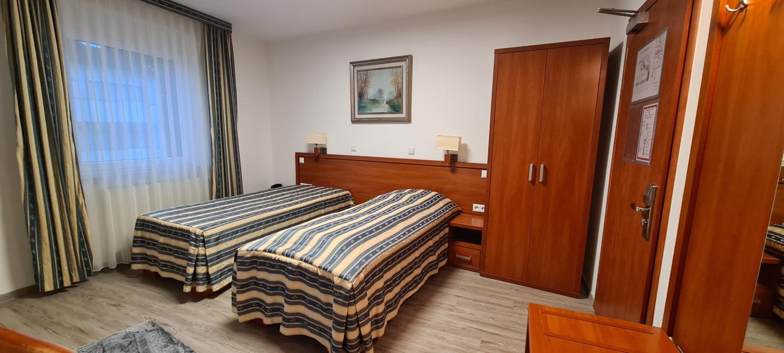 Twin Room - Photo 26