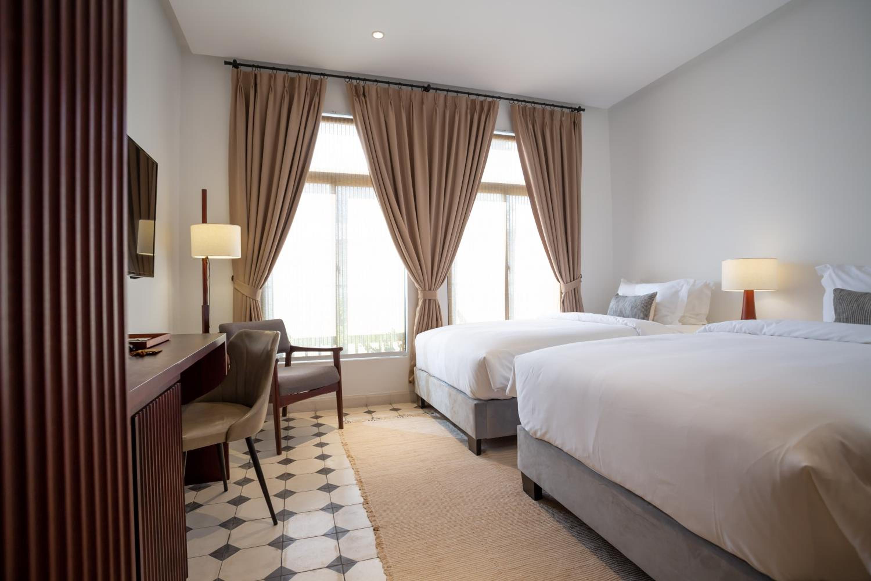 Deluxe Double or Twin Room - Photo 7