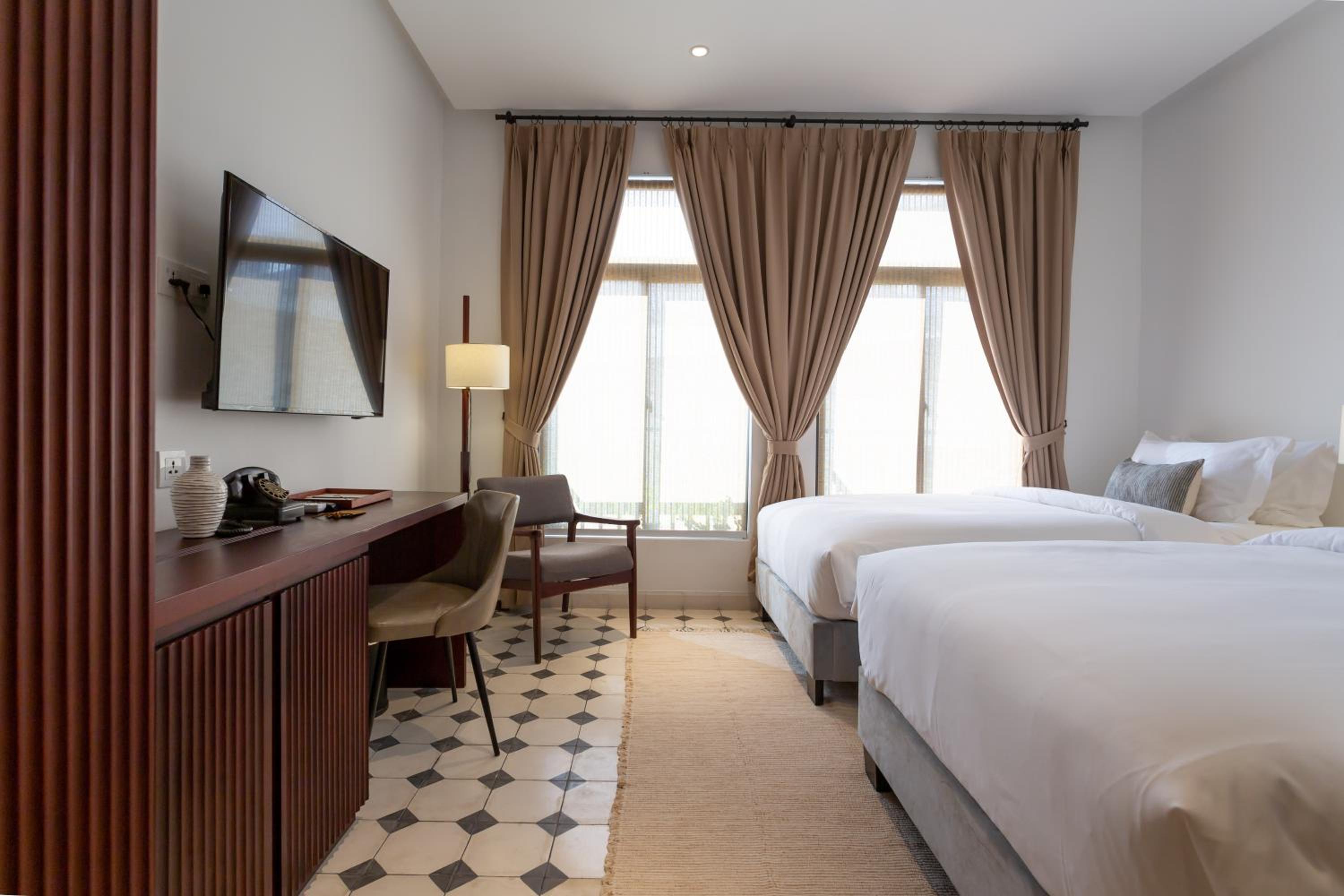 Deluxe Double or Twin Room - Photo 9