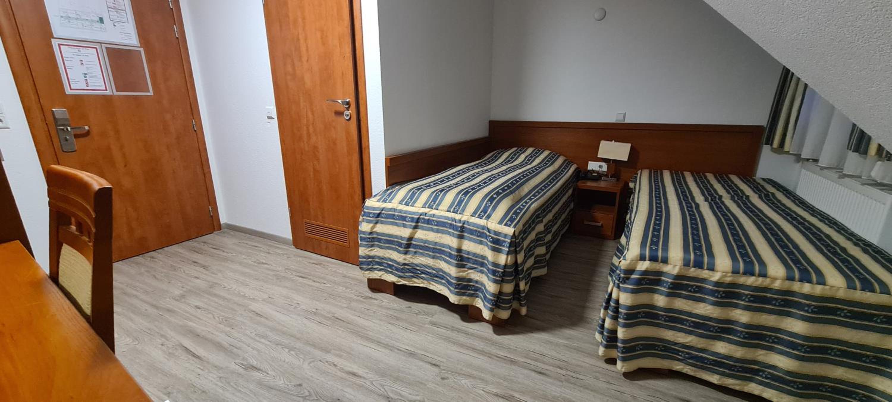 Twin Room - Photo 33