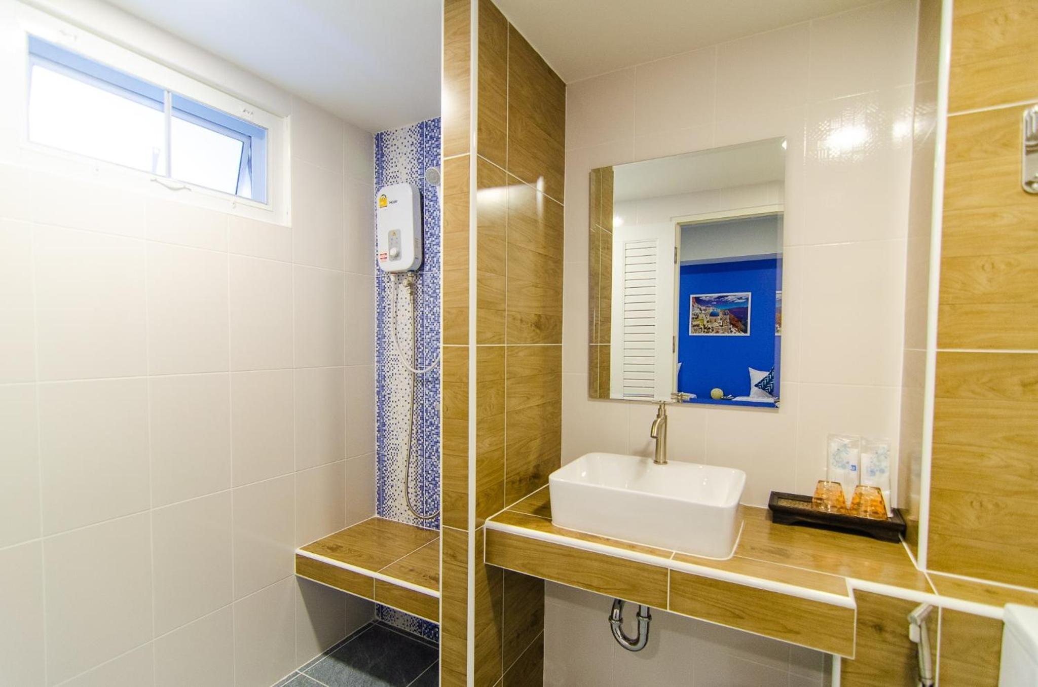 Twin Room - Photo 3