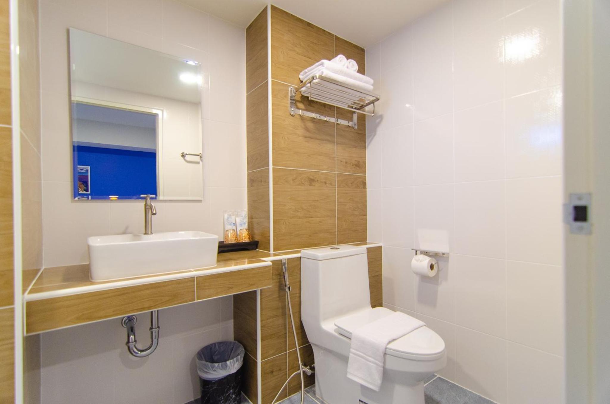 Twin Room - Photo 2