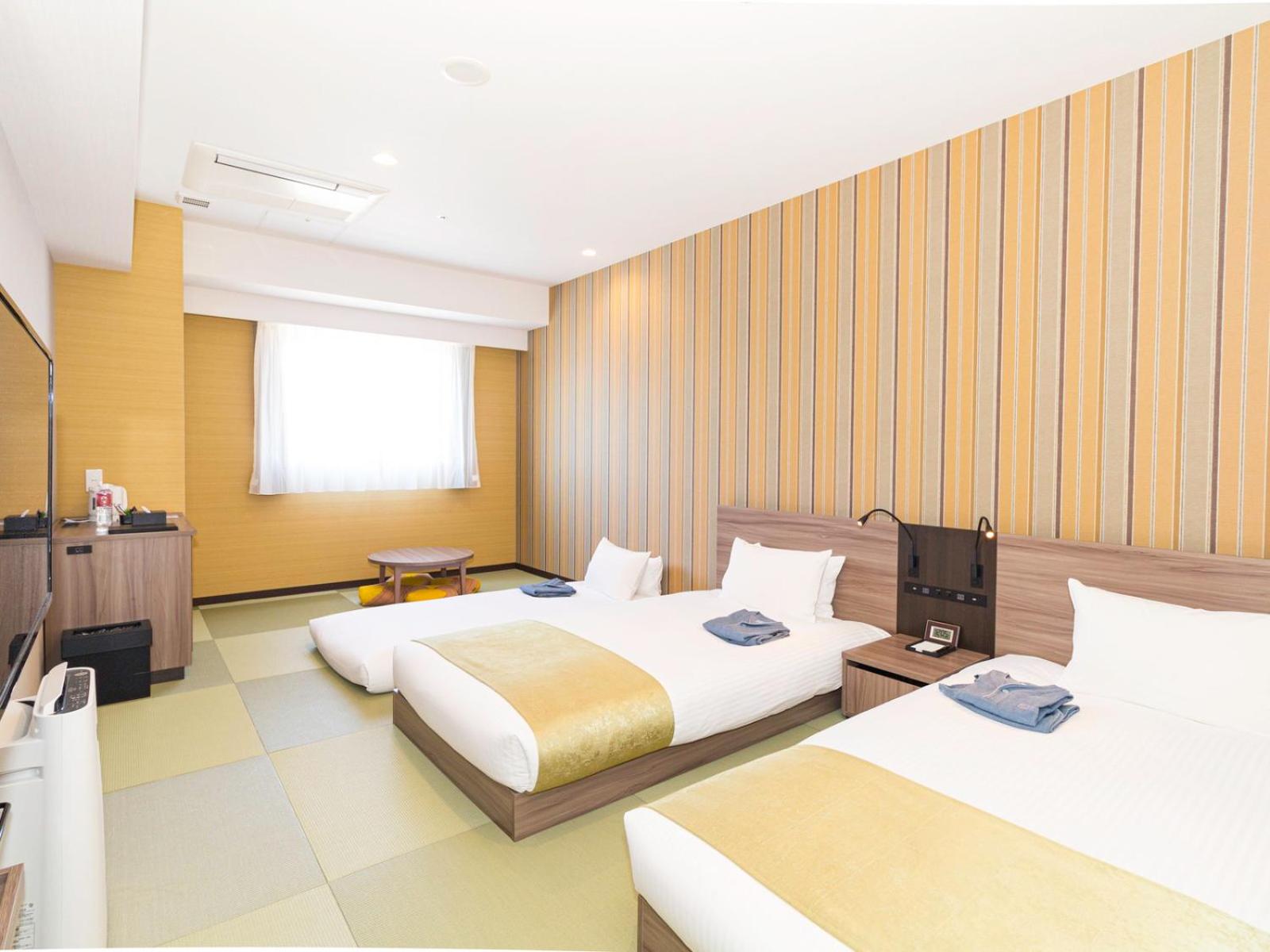 Deluxe Japanese Twin Room for 3 adult - Photo 1