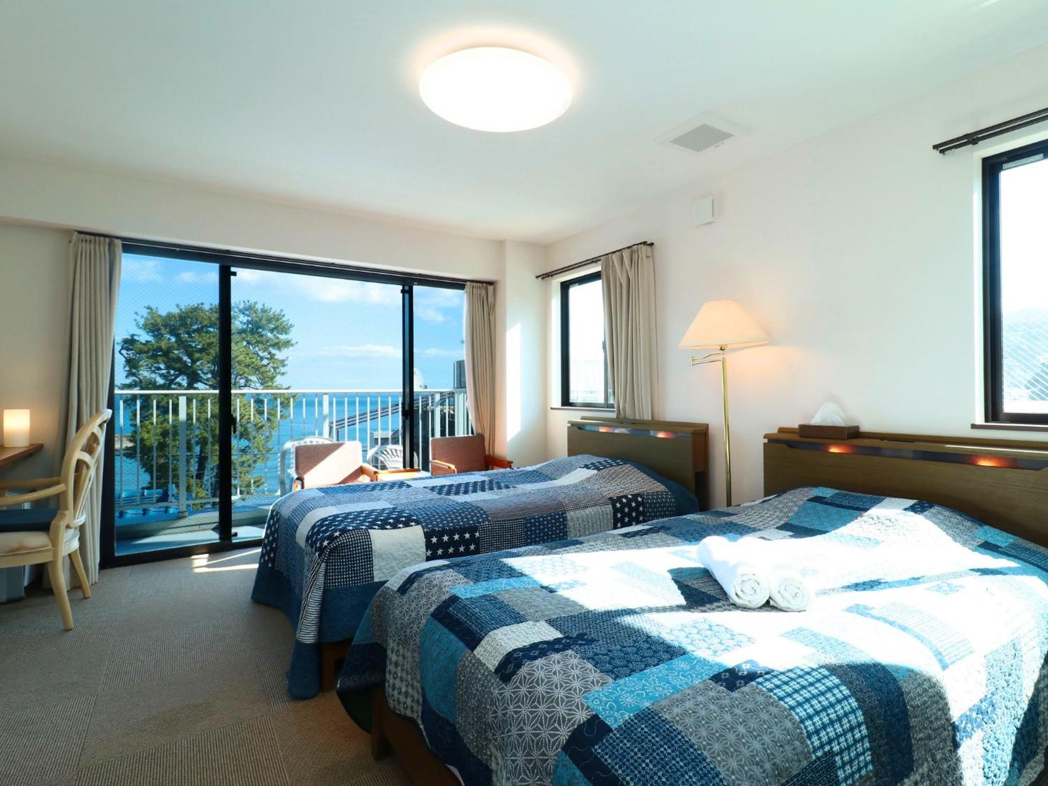 Standard Twin Room with Sea View - Photo 1