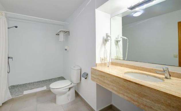 Two-Bedroom Apartment photo 2
