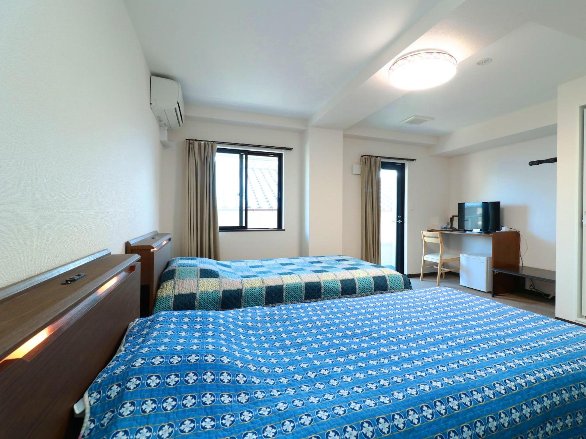 Twin Room - Photo 3
