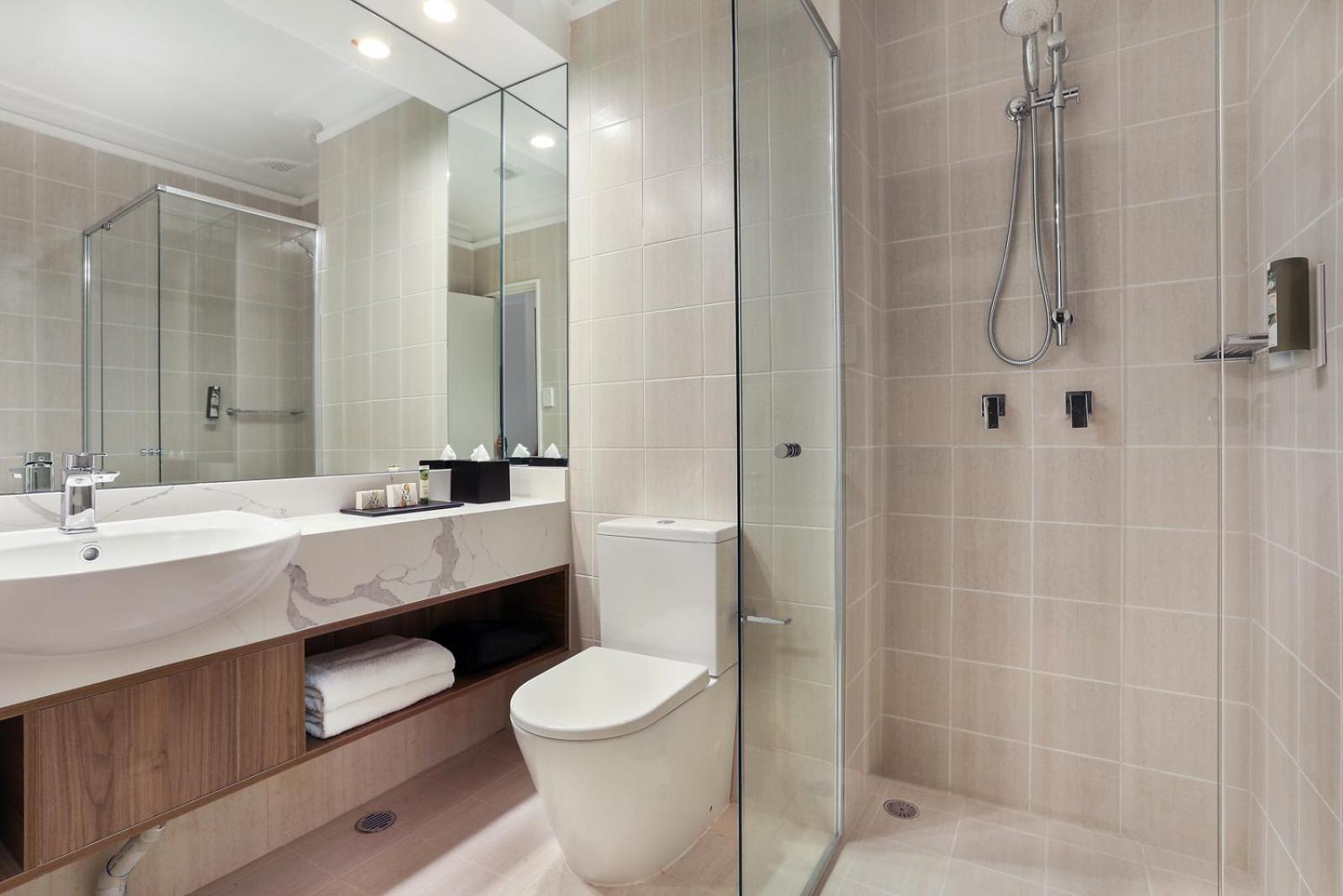 Two-Bedroom Suite - Photo 4