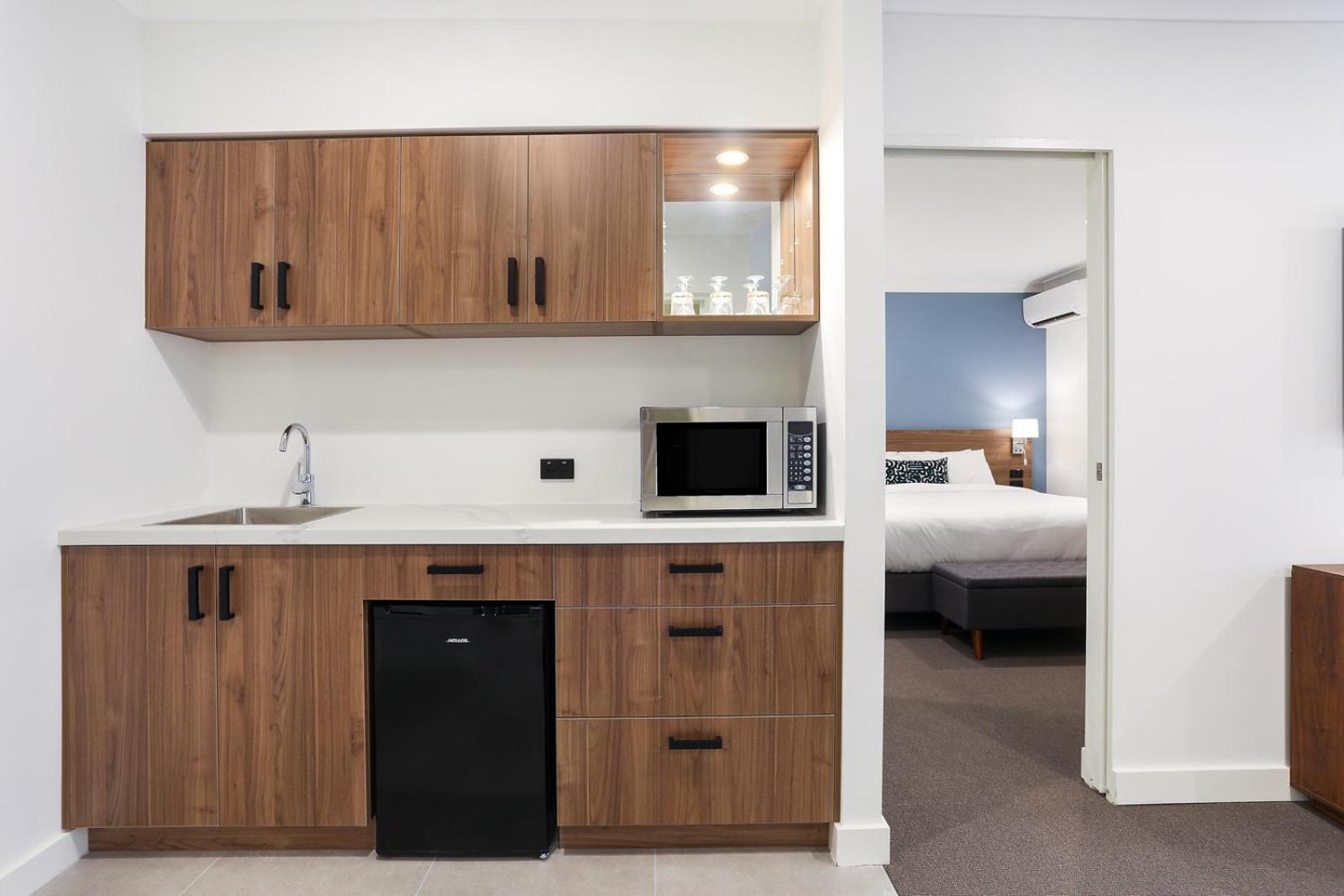 Two-Bedroom Suite - Photo 5