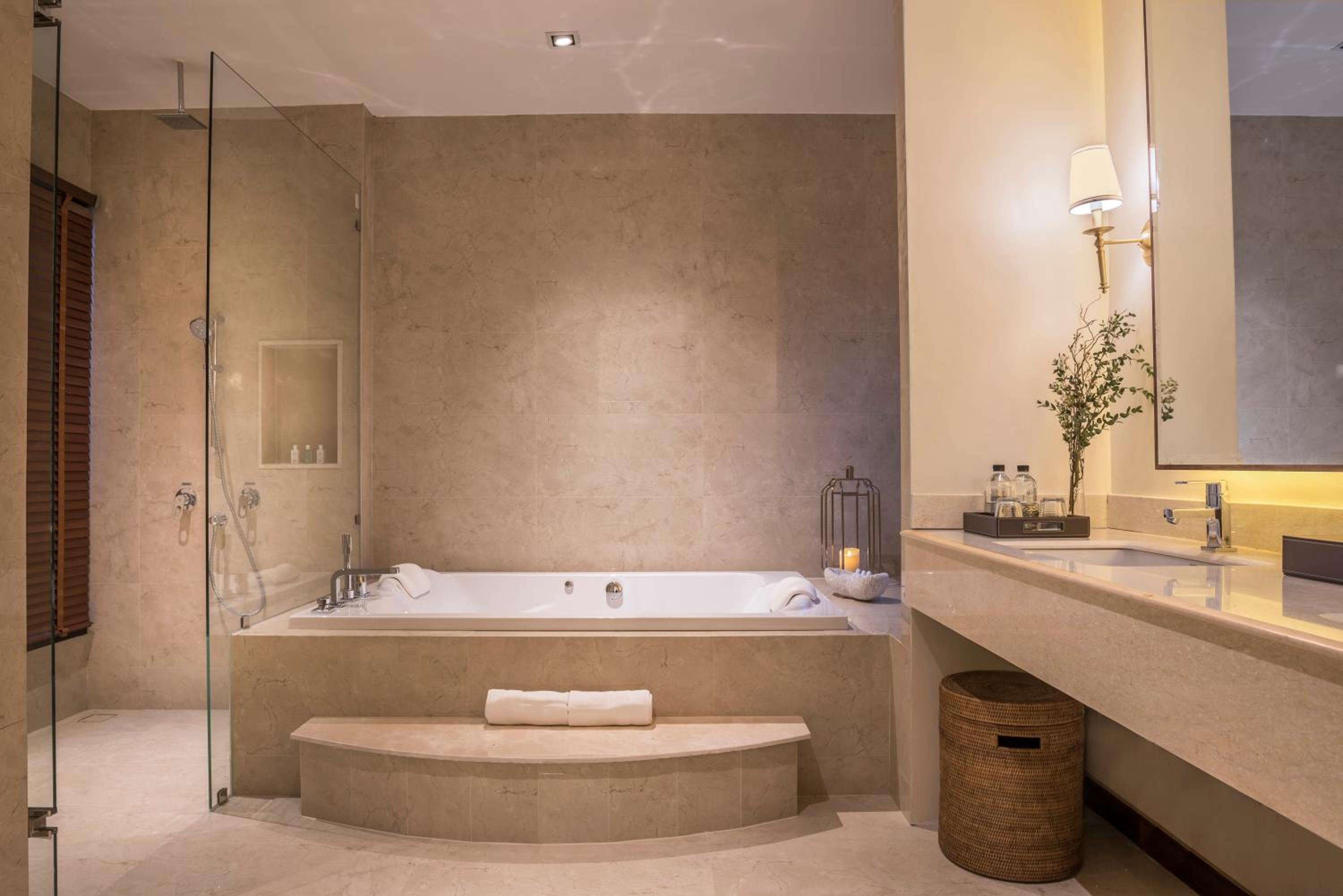 Three-Bedroom Pool Villa (24-hour butler service) - Photo 2